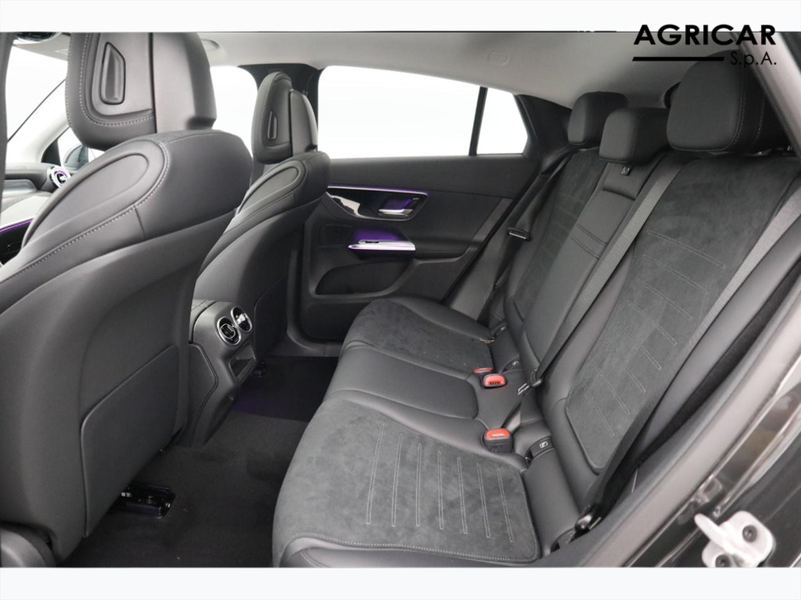 8 - Mercedes GLC coupe 220 d amg line premium 4matic 9g-tronic