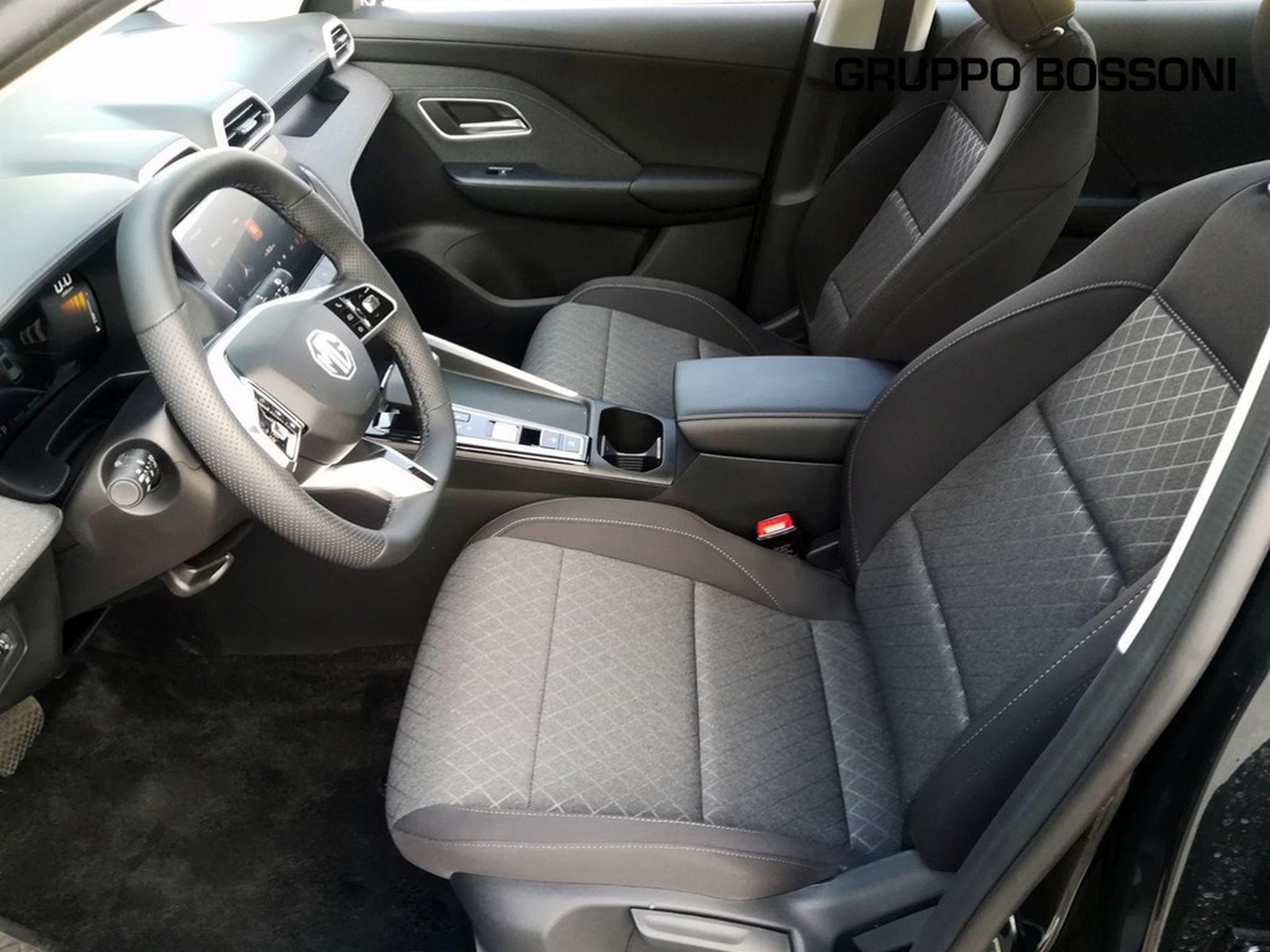 9 - Mg ZS 1.5 hybrid+ comfort auto