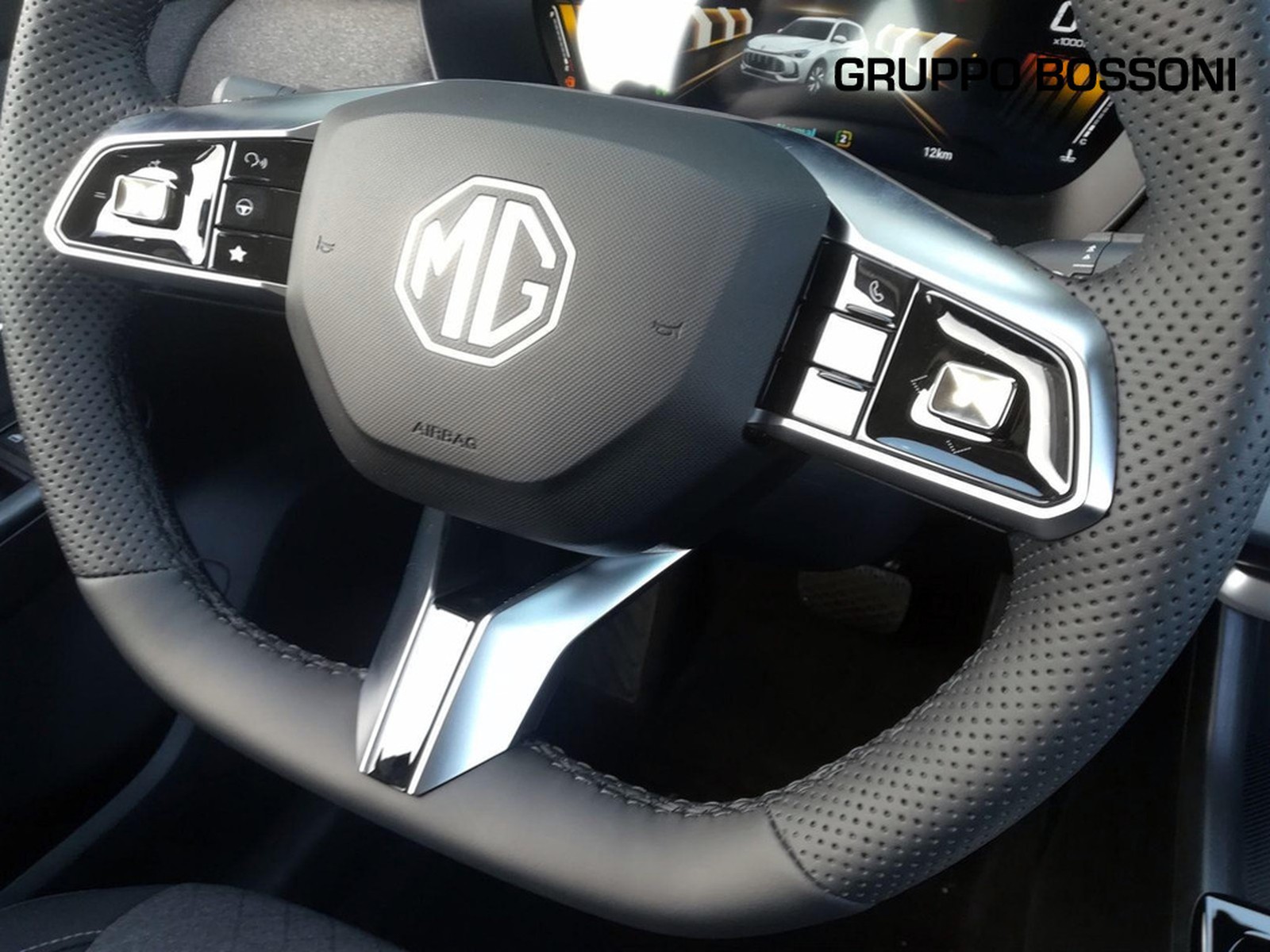 15 - Mg ZS 1.5 hybrid+ comfort auto