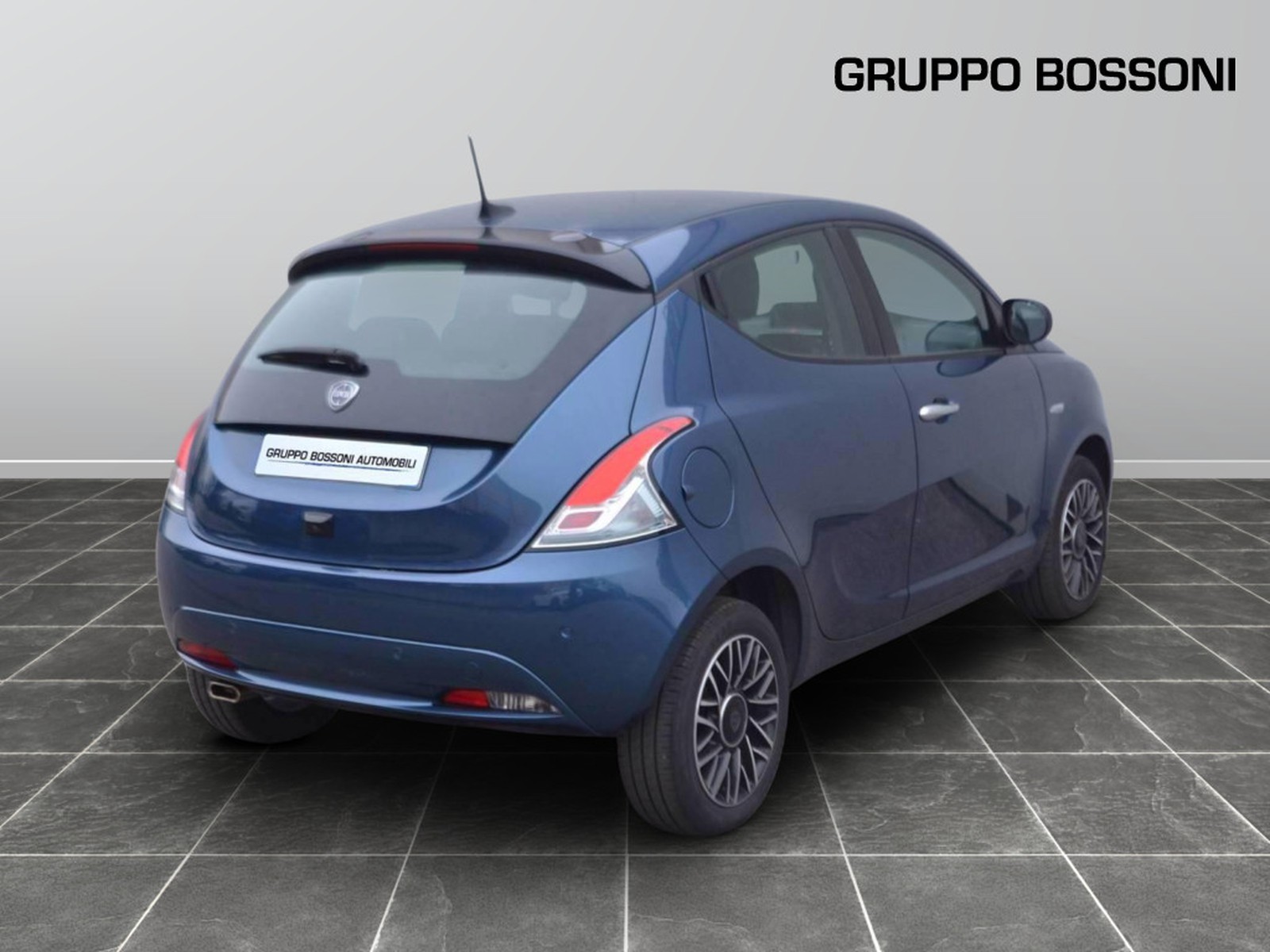 3 - Lancia Ypsilon 1.0 firefly hybrid 70cv platino s&s