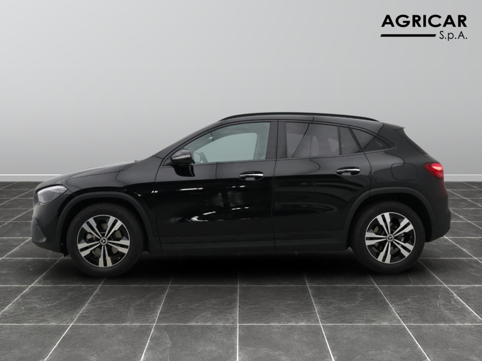 3 - Mercedes GLA 200 d progressive advanced plus 8g-dct