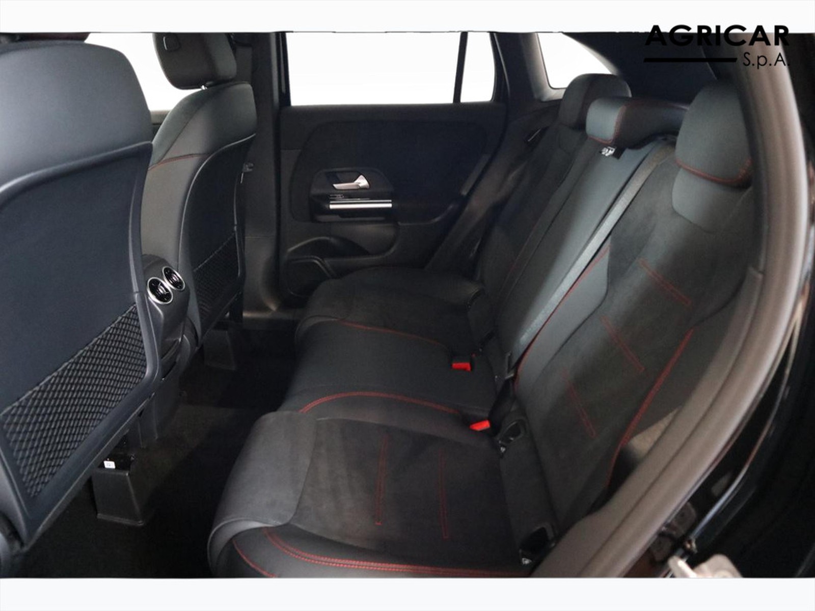 8 - Mercedes GLA 200 d amg line advanced plus 8g-dct