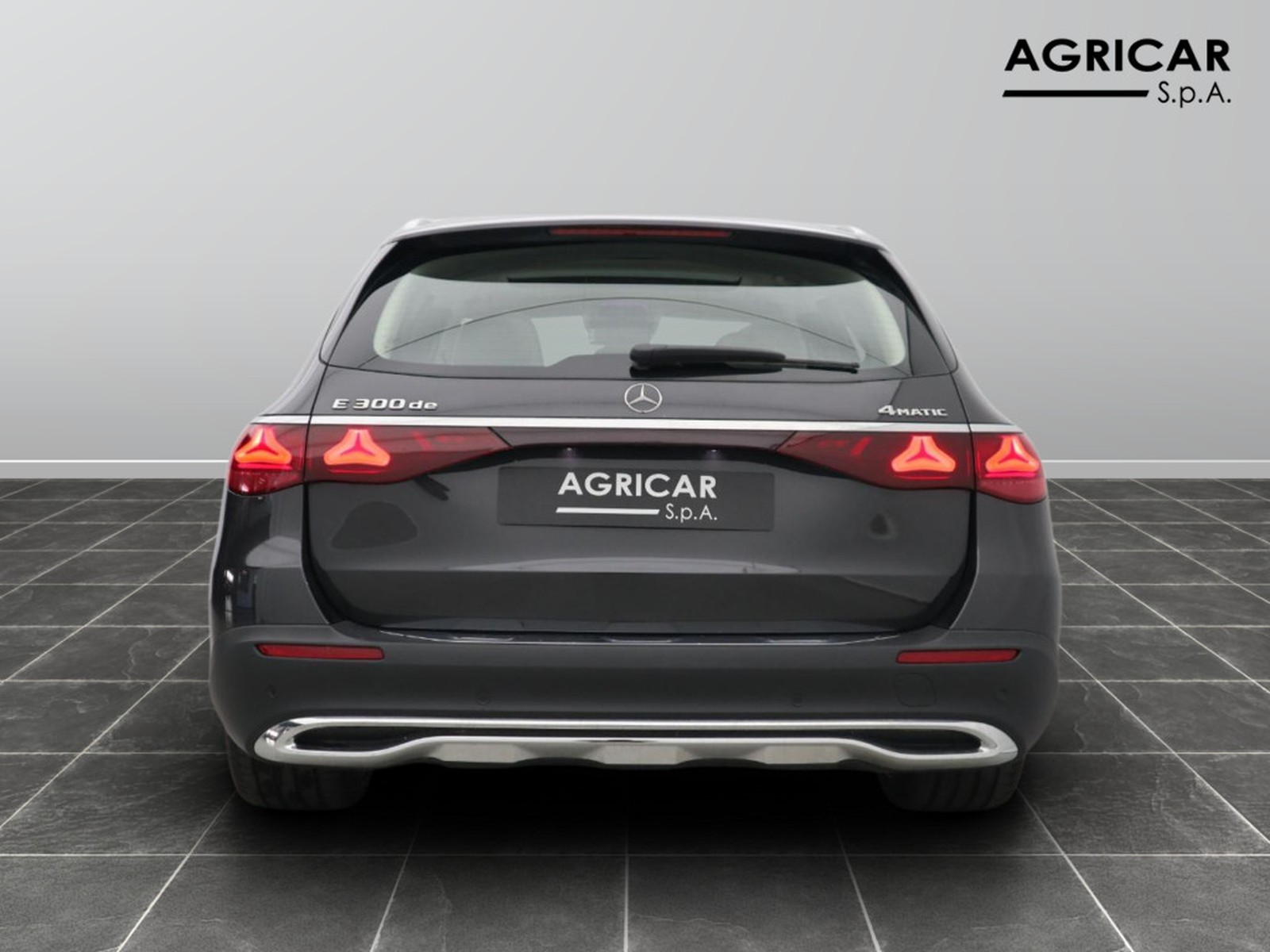 6 - Mercedes Classe E station wagon all-terrain 300 de plug in hybrid premium 4matic 9g-tronic