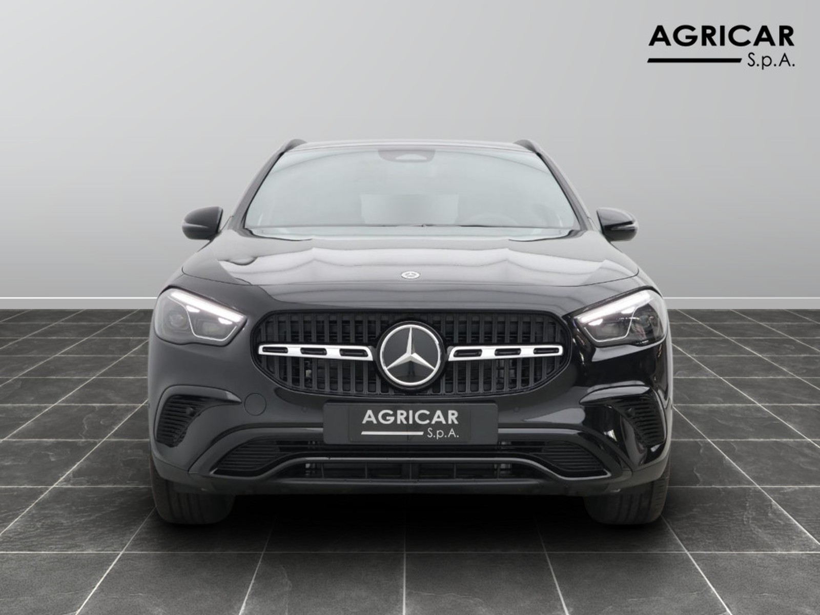 2 - Mercedes GLA 180 d progressive advanced 8g-dct
