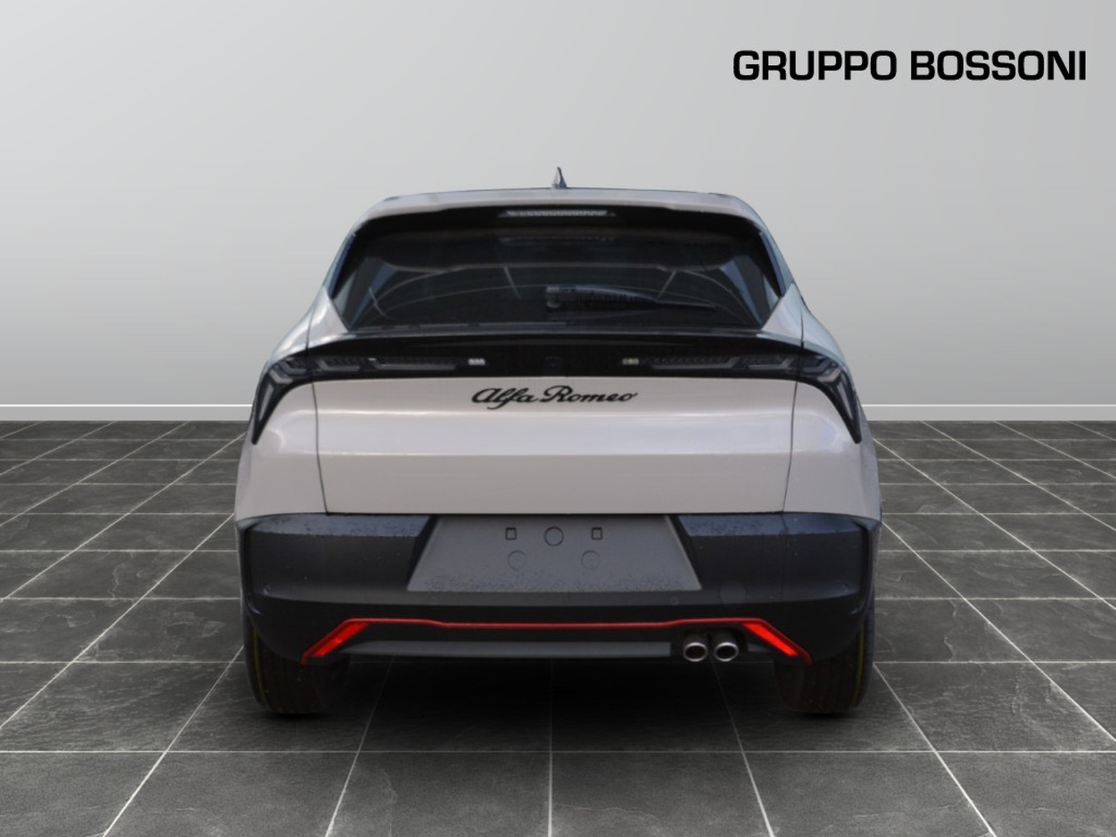 4 - Alfa Romeo Junior 1.2 hybrid 145cv ibrida speciale edct6