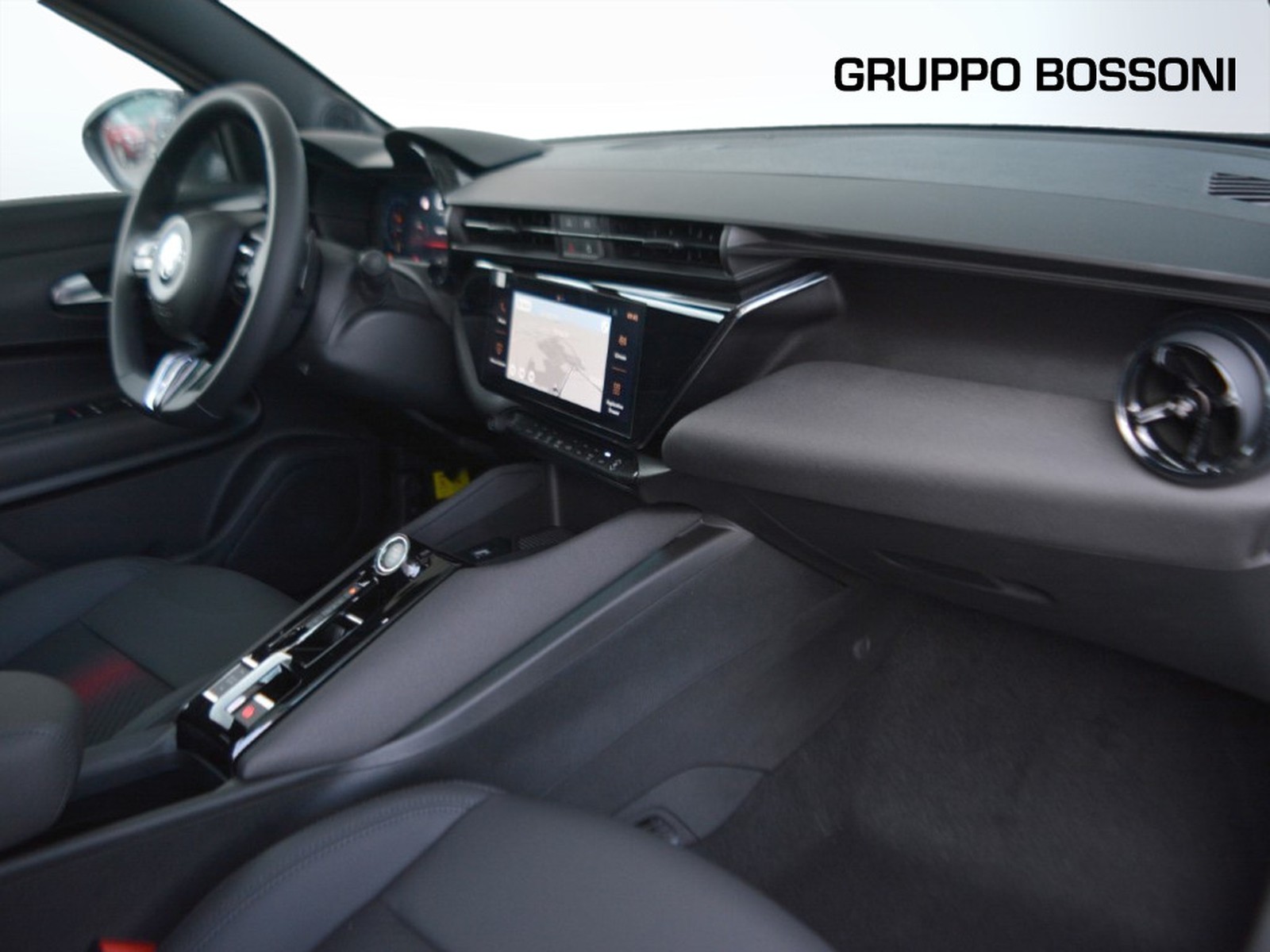 8 - Alfa Romeo Junior 1.2 hybrid 145cv ibrida speciale edct6