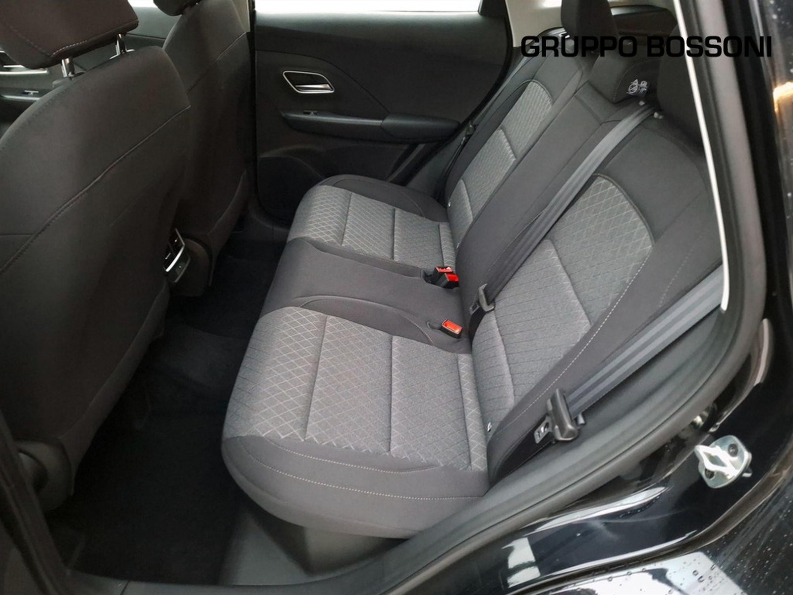 12 - Mg ZS 1.5 hybrid+ comfort auto