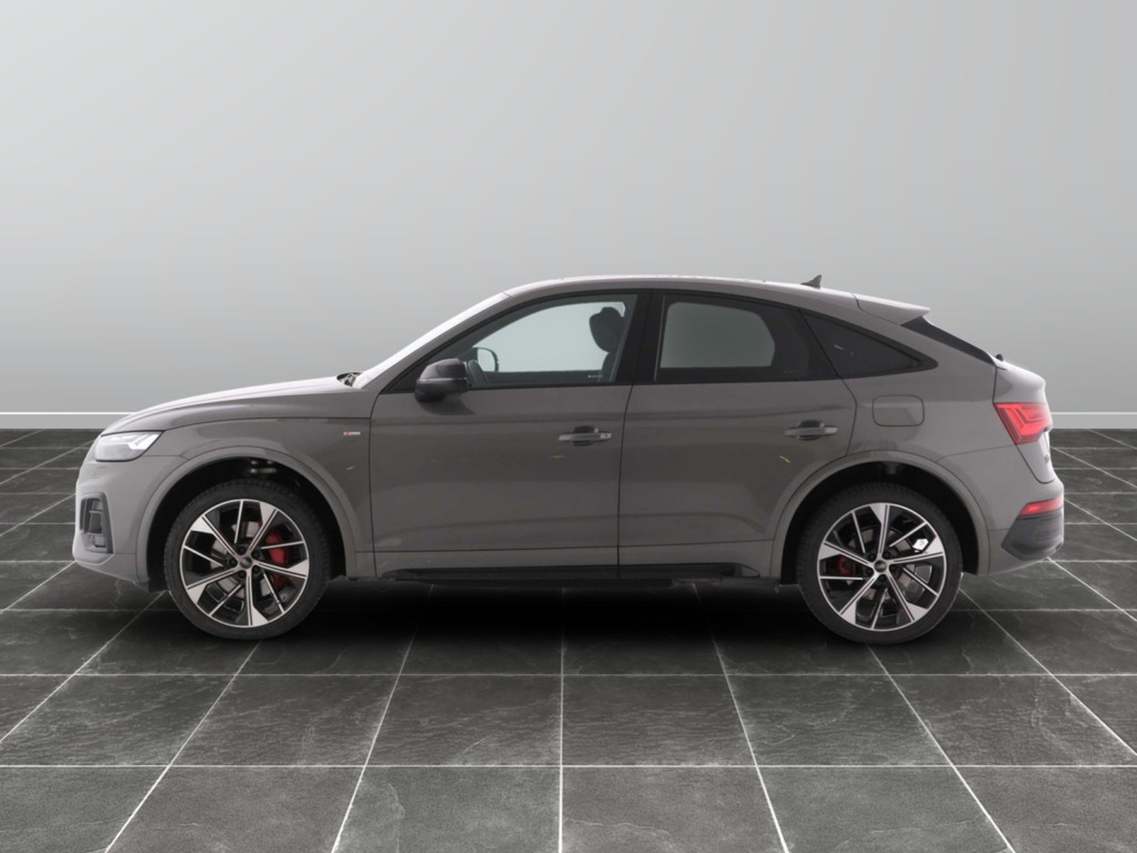 16 - Audi Q5 sportback 55 2.0 tfsi e identity black quattro s tronic