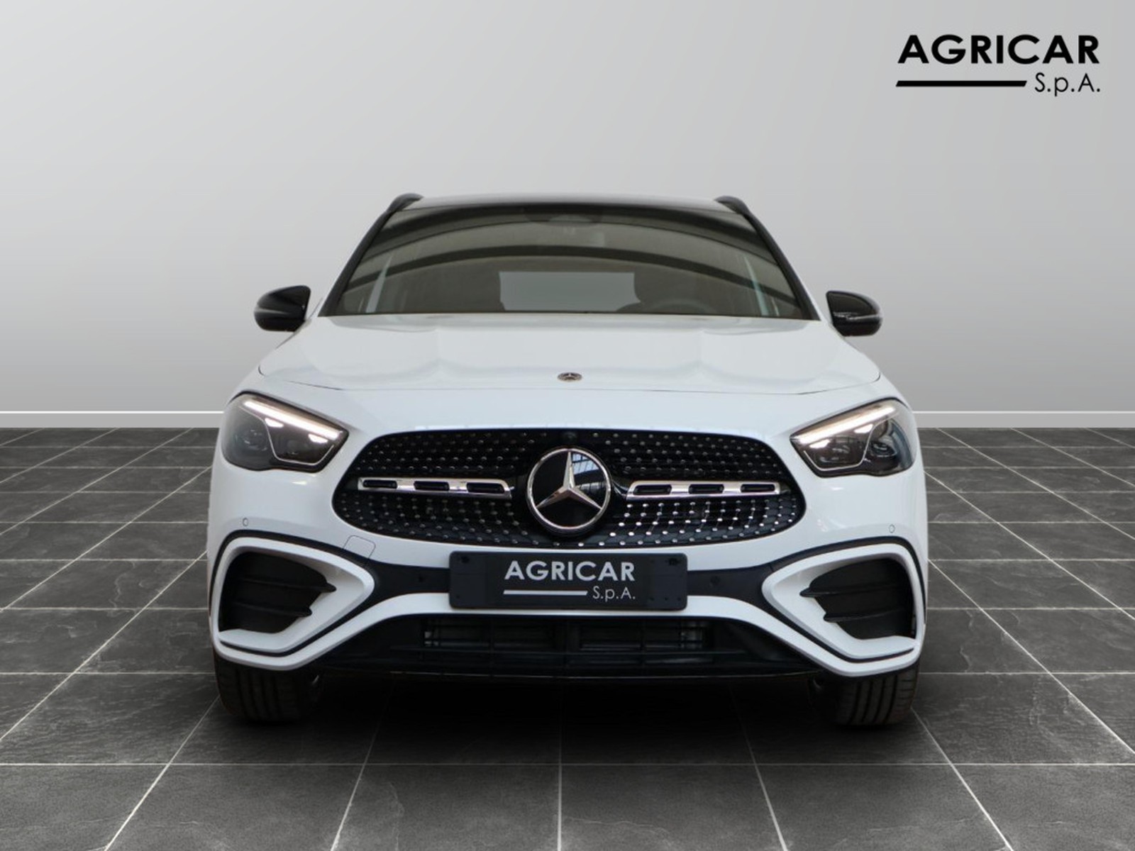 2 - Mercedes GLA 200 d amg line premium 4matic 8g-dct