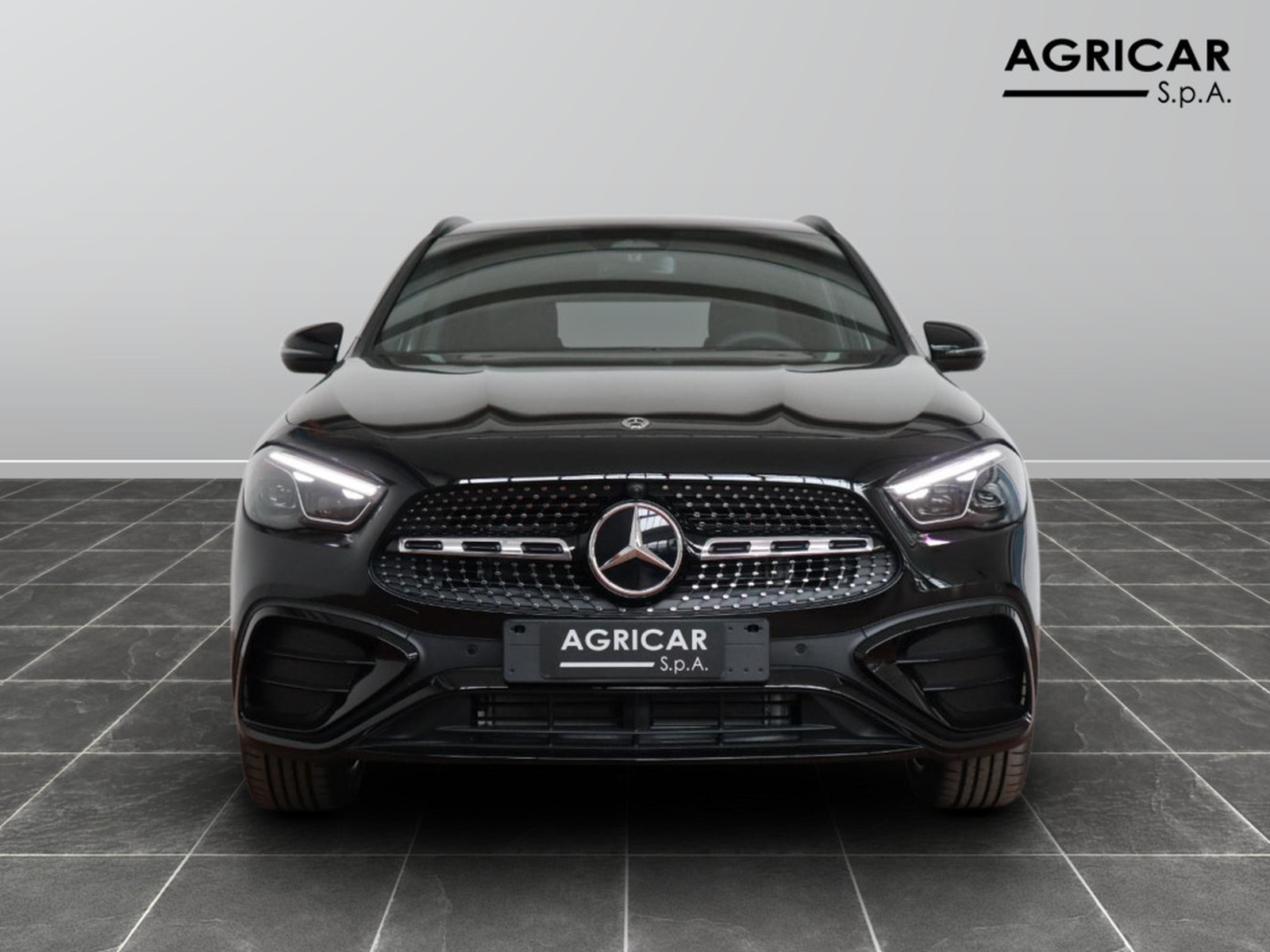 2 - Mercedes GLA 200 d amg line premium 4matic 8g-dct