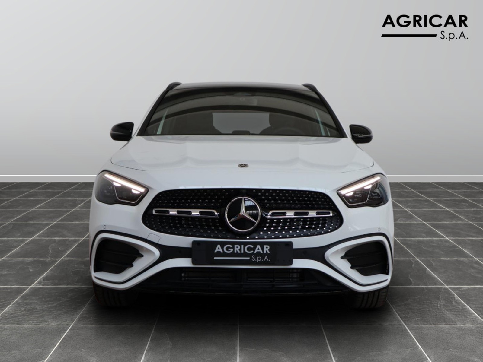 2 - Mercedes GLA 200 d amg line premium 4matic 8g-dct
