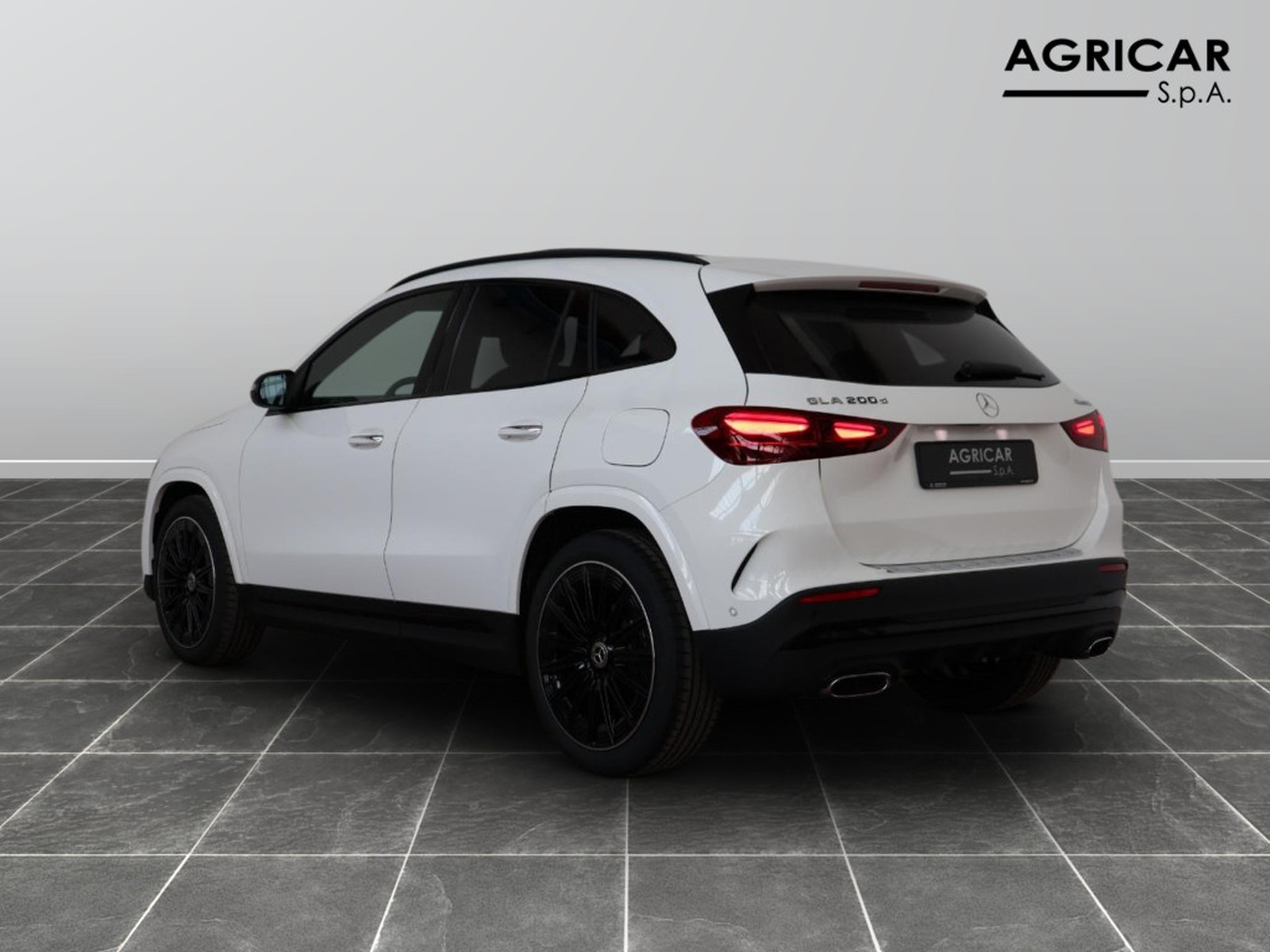 5 - Mercedes GLA 200 d amg line premium 4matic 8g-dct