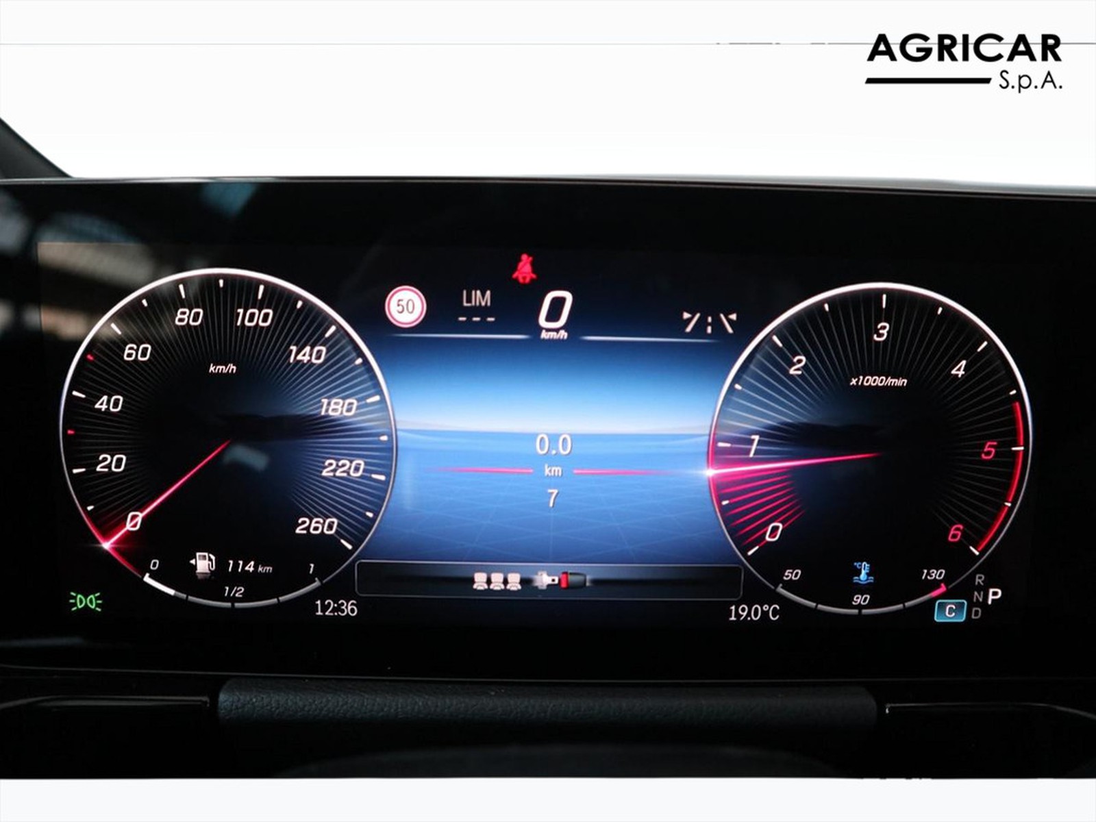 9 - Mercedes GLA 200 d amg line premium 4matic 8g-dct