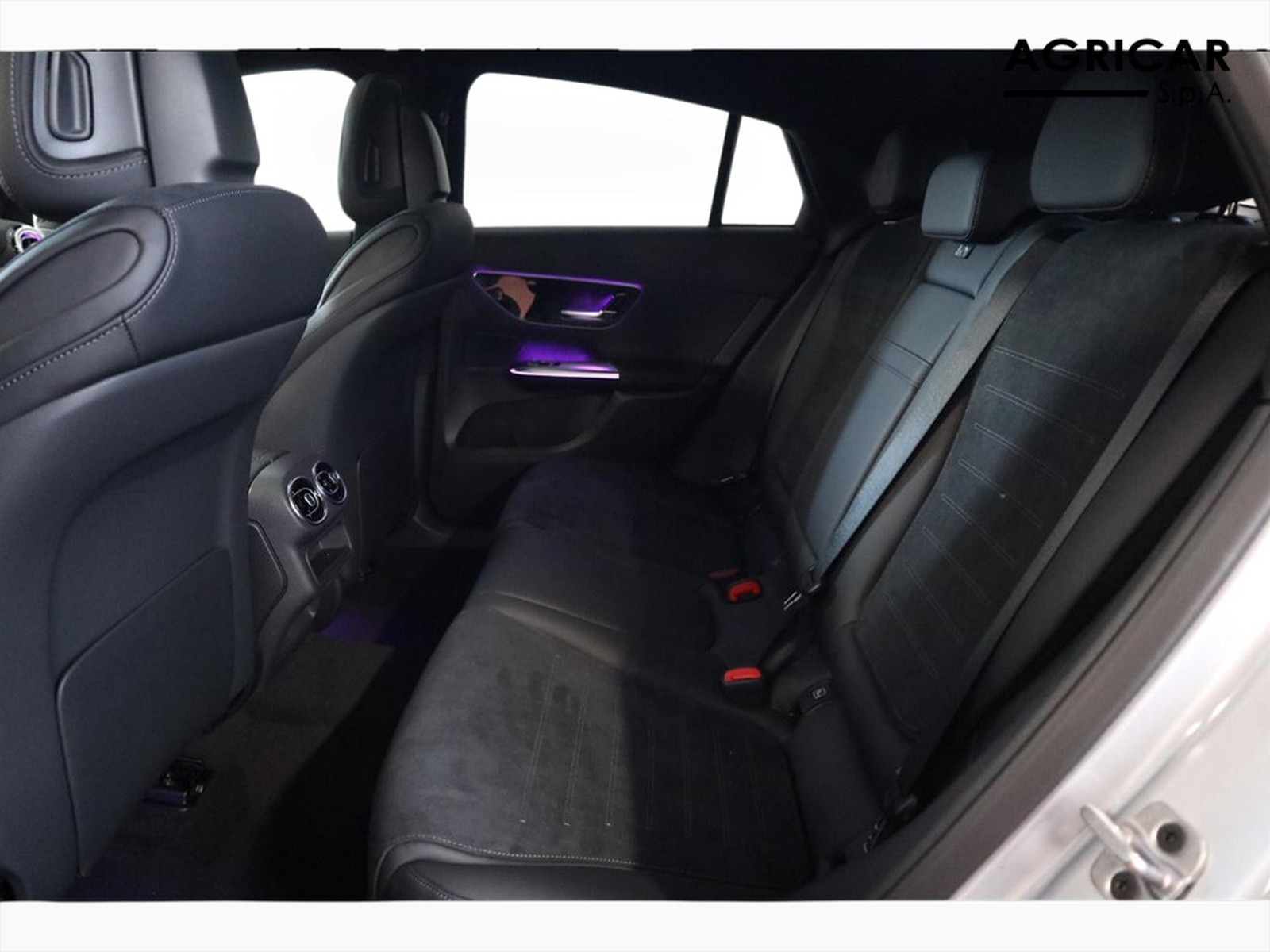 8 - Mercedes GLC coupe 220 d amg line premium 4matic 9g-tronic