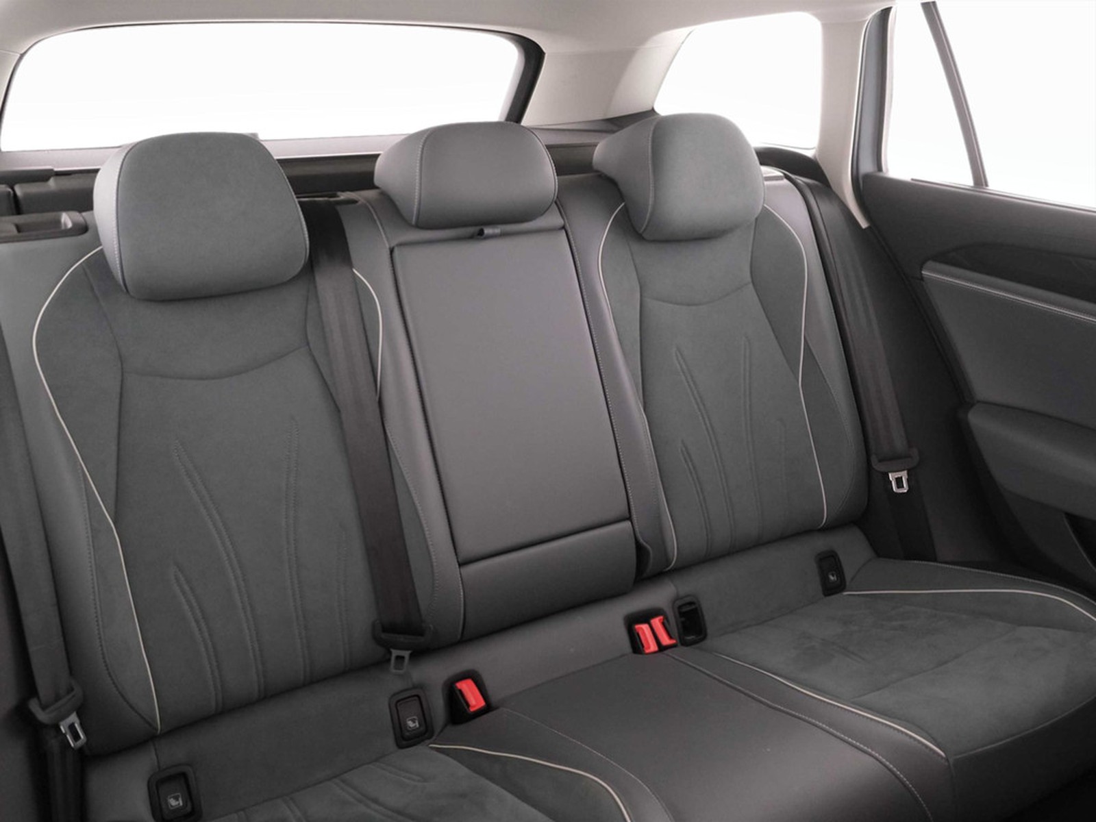 35 - Volkswagen Passat 2.0 tdi scr evo 150cv business dsg