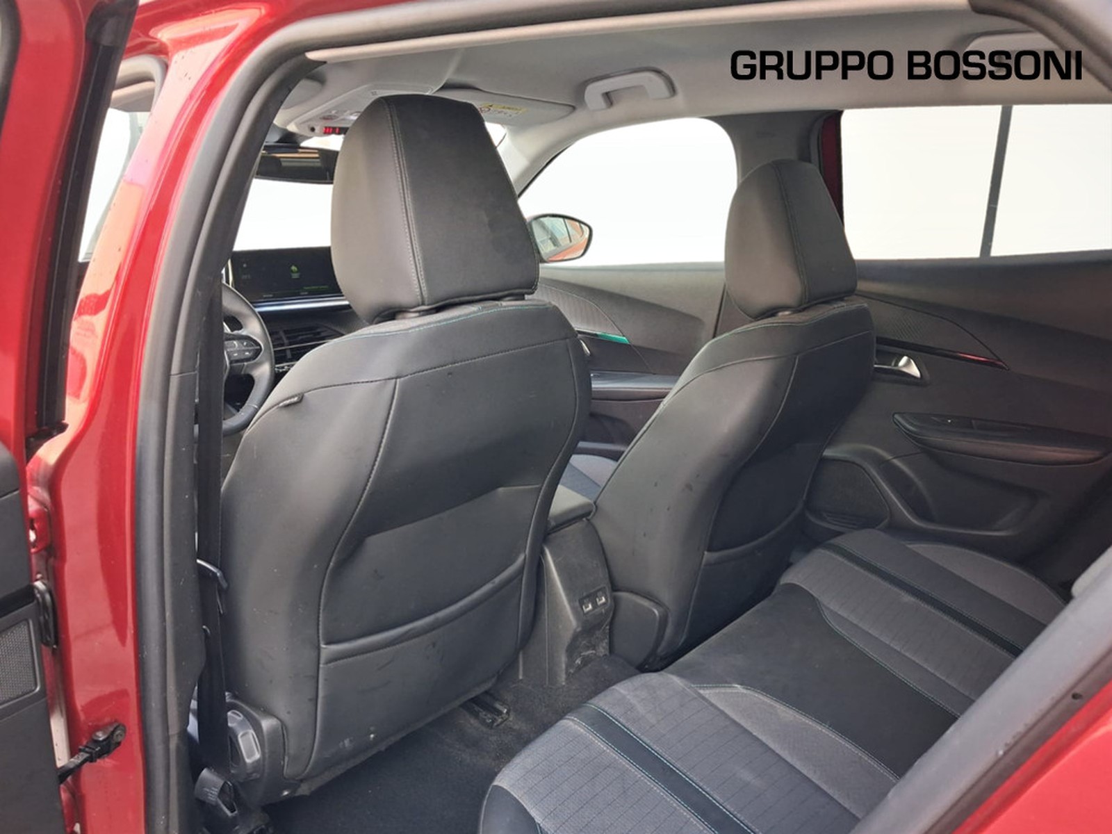 12 - Peugeot 2008 1.5 bluehdi 130cv allure navi pack eat s&s