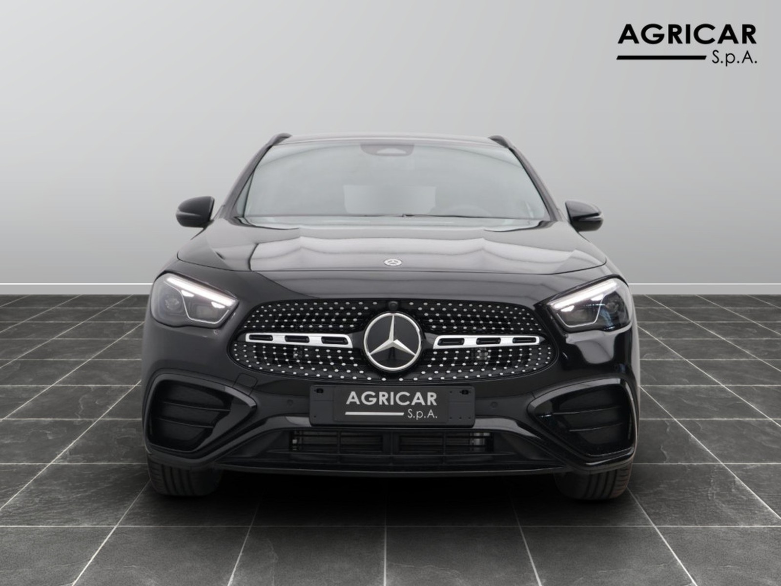 2 - Mercedes GLA 200 d amg line premium 4matic 8g-dct