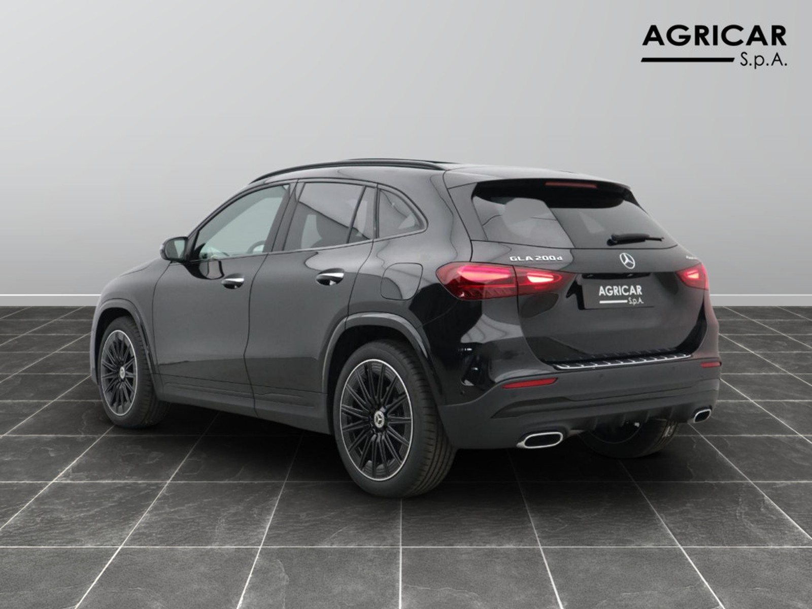 5 - Mercedes GLA 200 d amg line premium 4matic 8g-dct