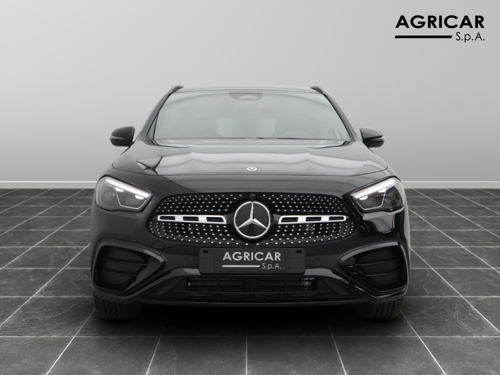 2 - Mercedes GLA 200 d amg line premium 4matic 8g-dct