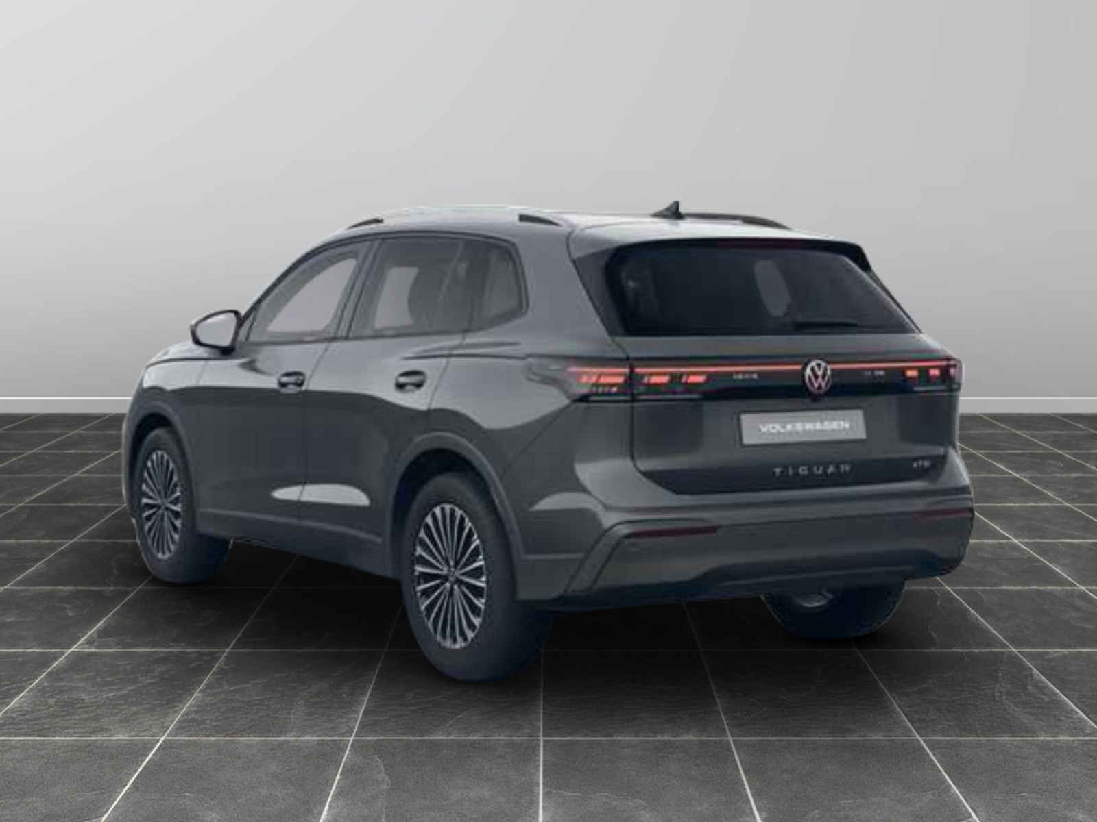 3 - Volkswagen Tiguan 1.5 etsi act 130cv edition plus dsg