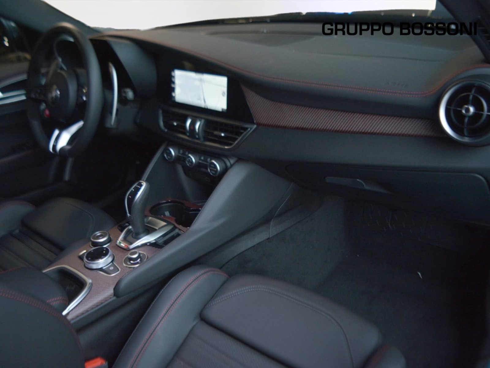 8 - Alfa Romeo Giulia 2.9 v6 520cv quadrifoglio super sport at8