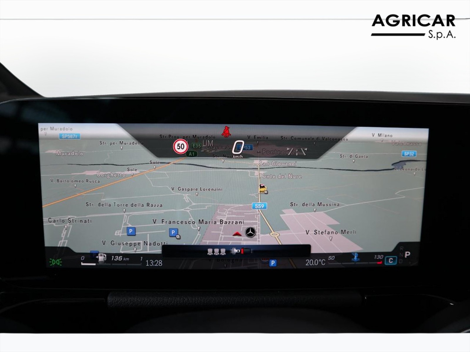 16 - Mercedes GLA 200 d amg line premium 8g-dct