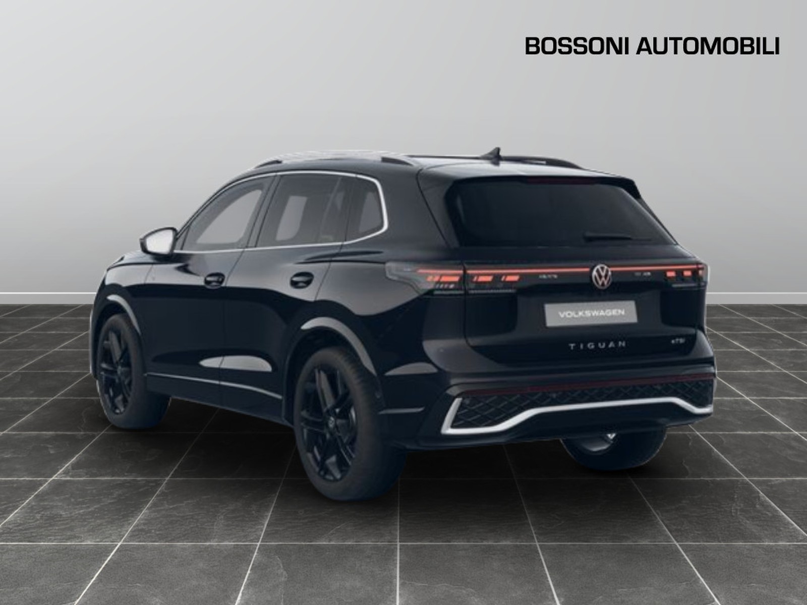 2 - Volkswagen Tiguan 1.5 etsi act 150cv r-line plus dsg