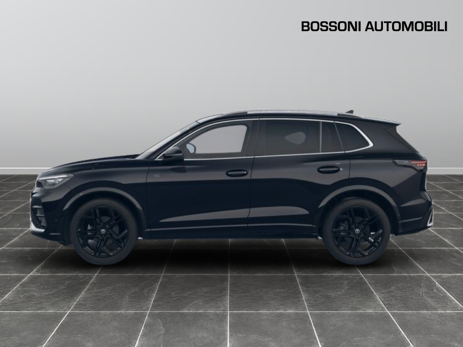 4 - Volkswagen Tiguan 1.5 etsi act 150cv r-line plus dsg