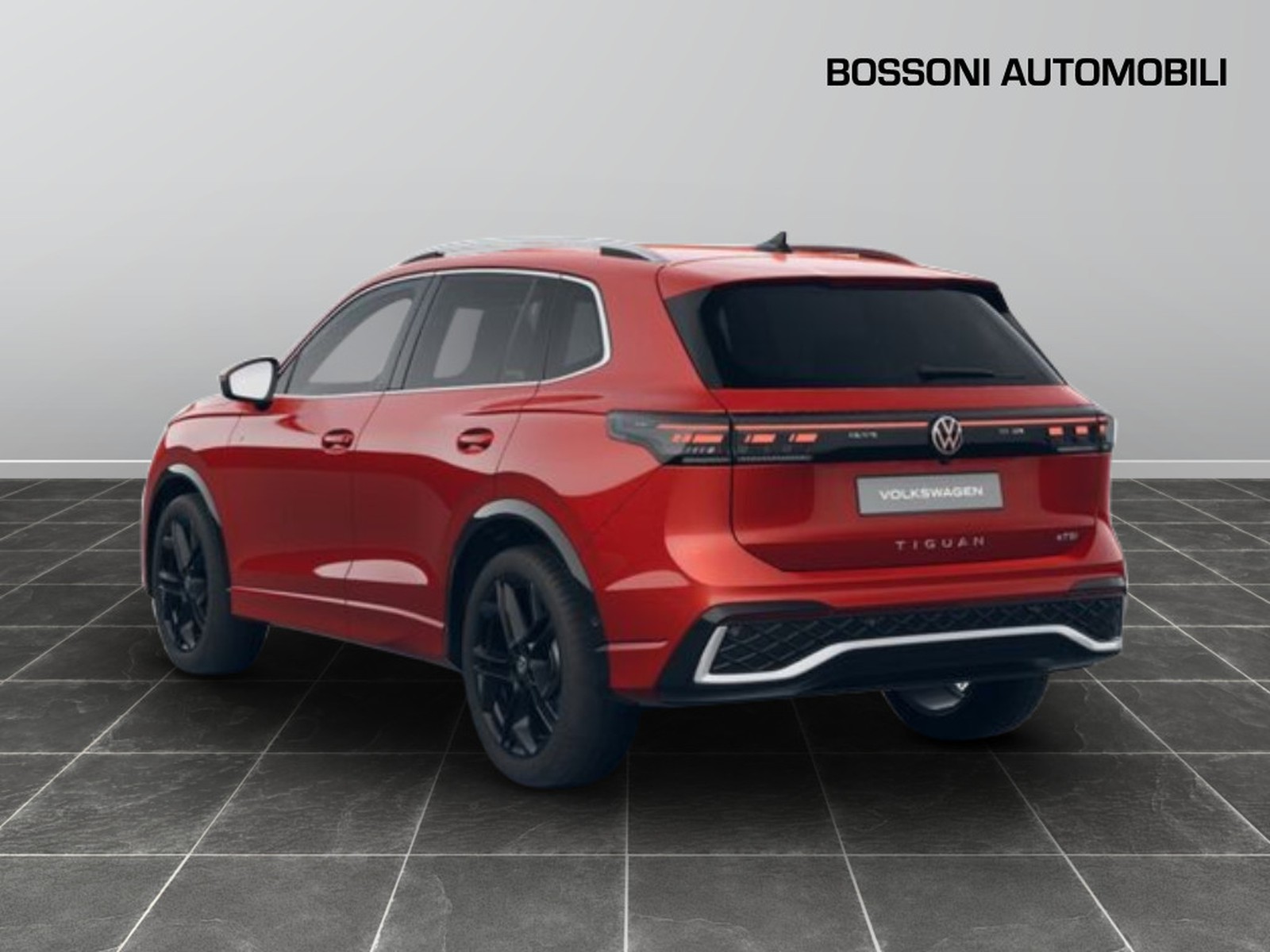 2 - Volkswagen Tiguan 1.5 etsi act 150cv r-line dsg