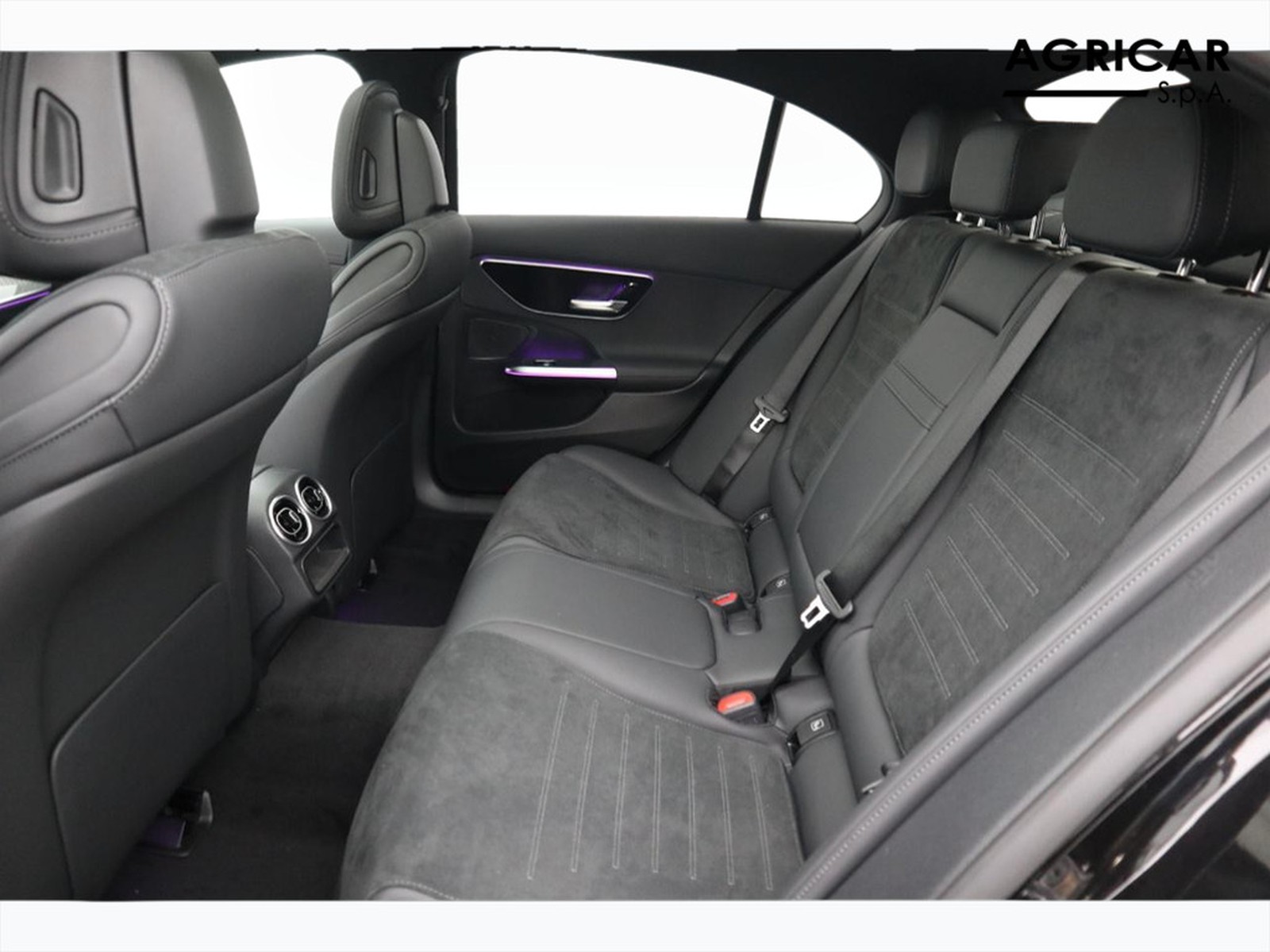 8 - Mercedes Classe C berlina 300 d mild hybrid amg line premium 4matic 9g-tronic