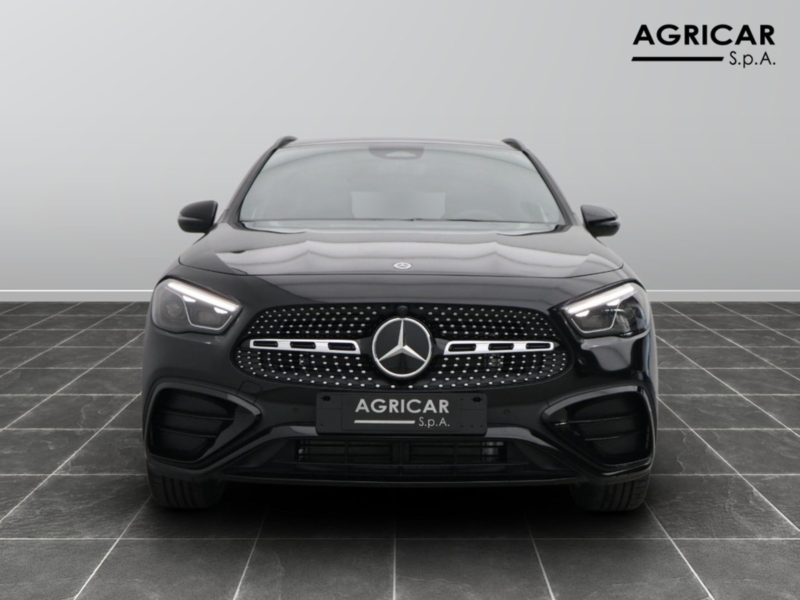 2 - Mercedes GLA 200 d amg line premium 8g-dct