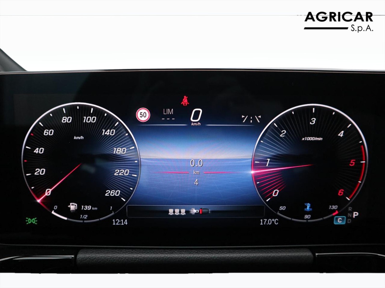 9 - Mercedes GLA 200 d amg line premium 8g-dct