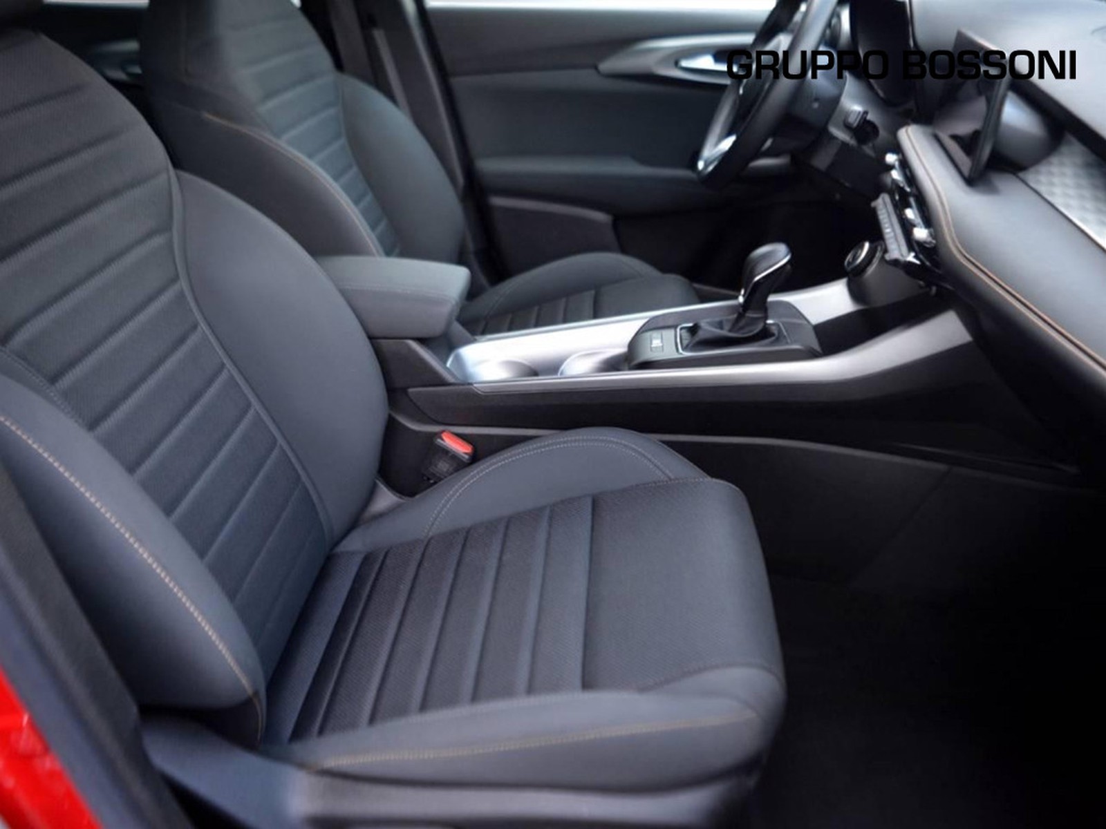 5 - Alfa Romeo Tonale 1.5 hybrid 160cv ti tct7