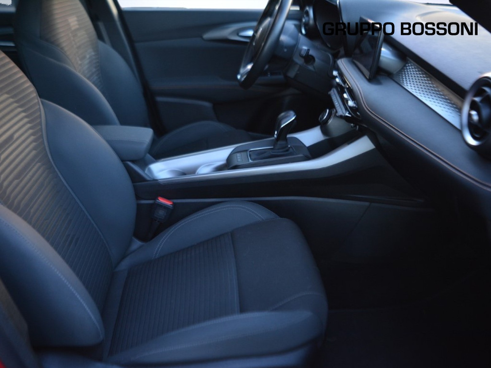 5 - Alfa Romeo Tonale 1.6 130cv sprint tct6