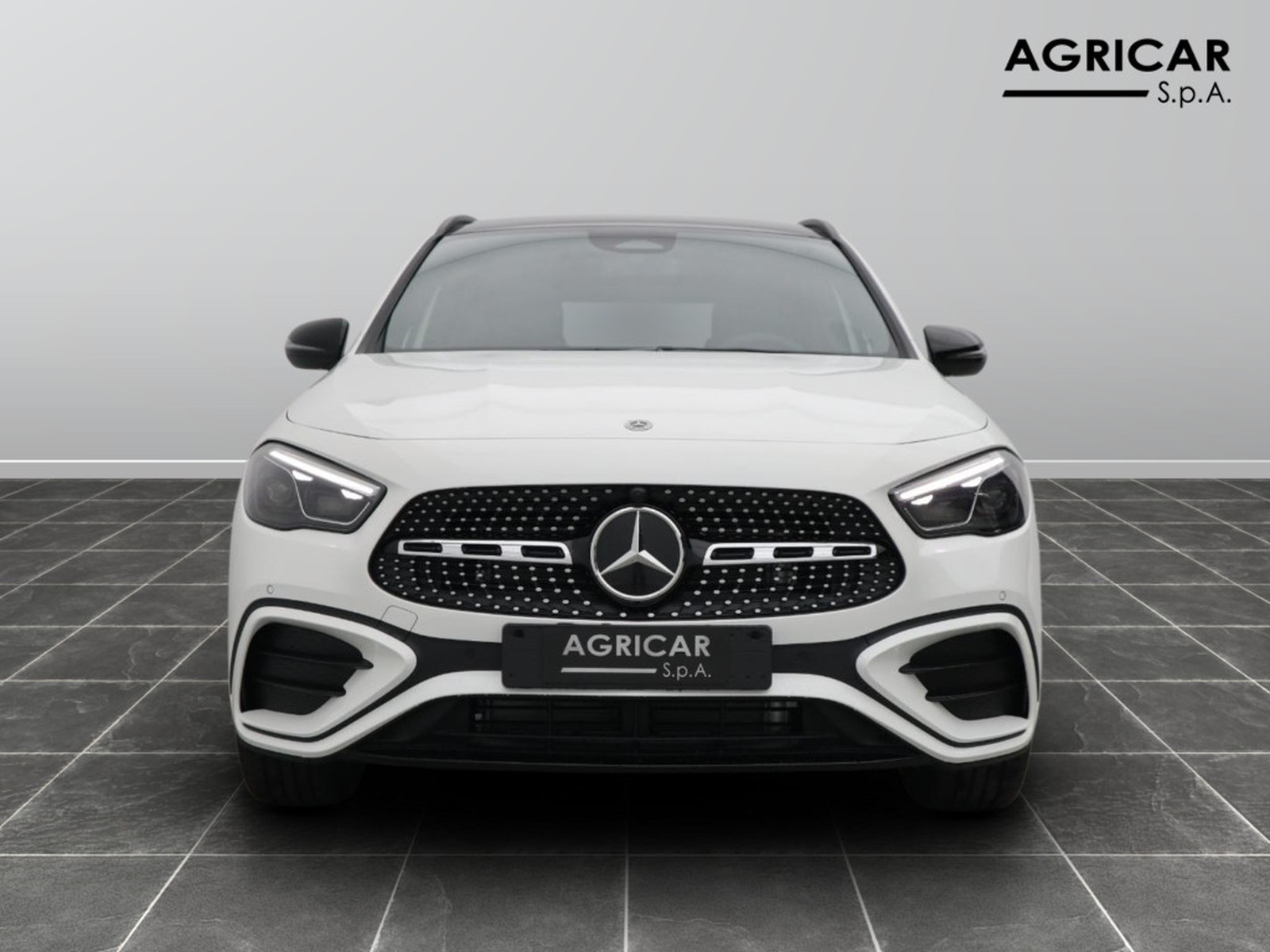 2 - Mercedes GLA 180 d amg line advanced plus 8g-dct