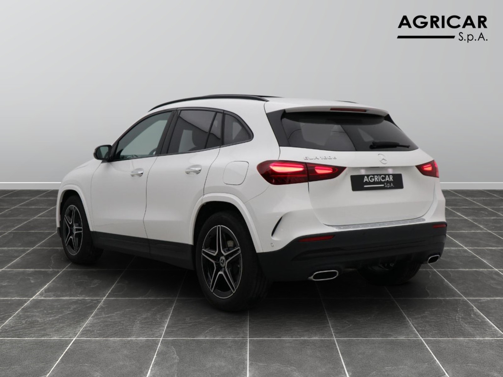 5 - Mercedes GLA 180 d amg line advanced plus 8g-dct