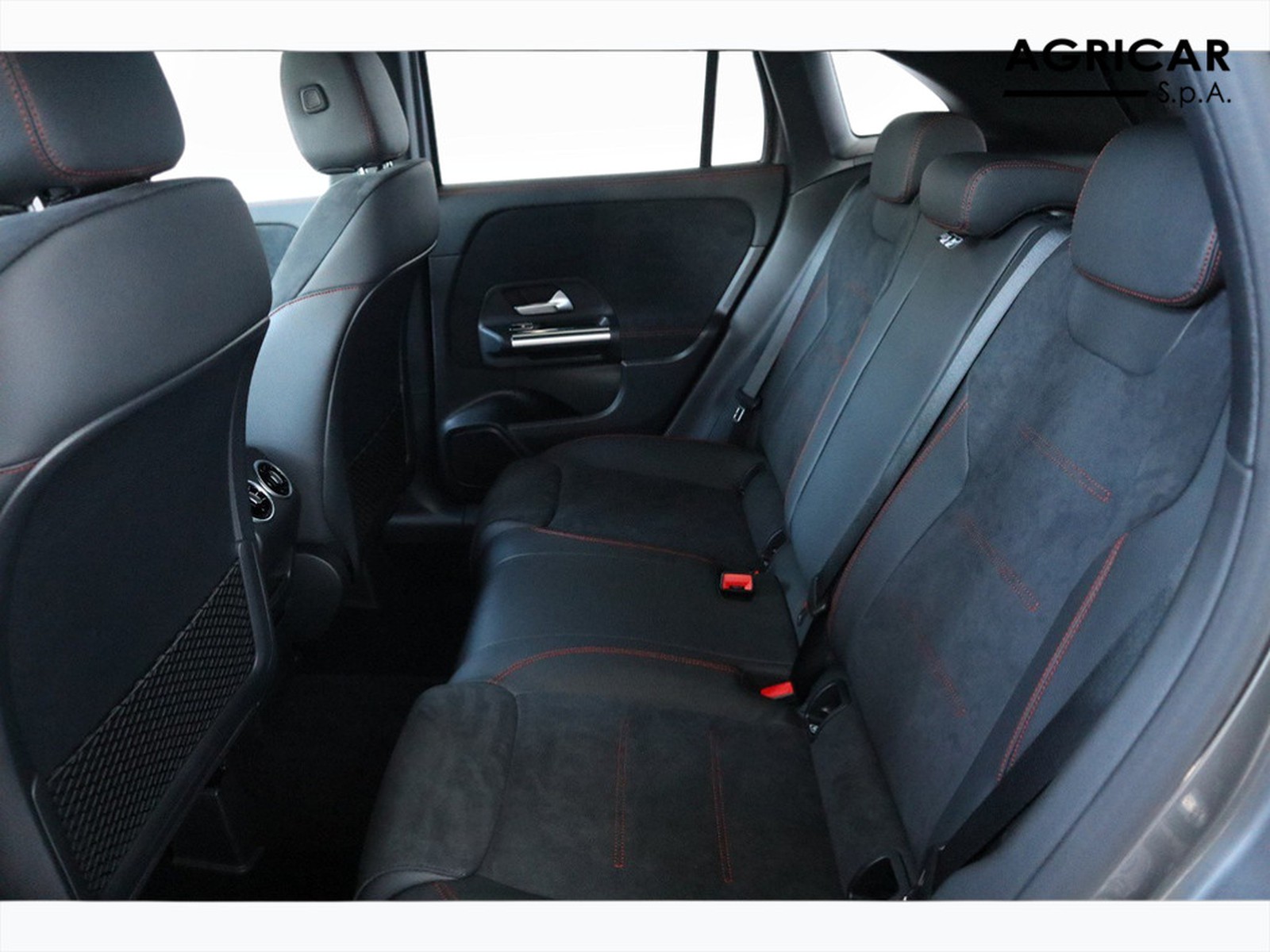 8 - Mercedes GLA 200 d amg line advanced plus 8g-dct