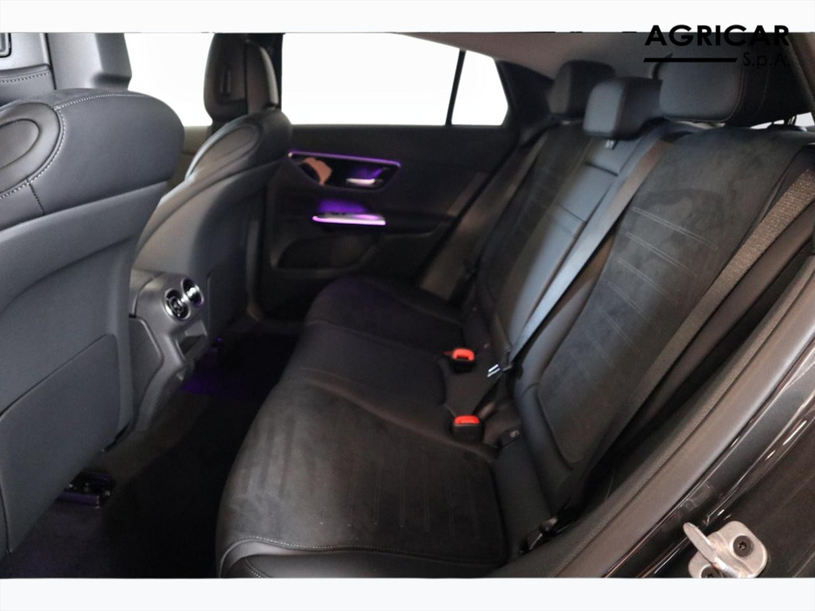 8 - Mercedes GLC coupe 220 d amg line premium 4matic 9g-tronic