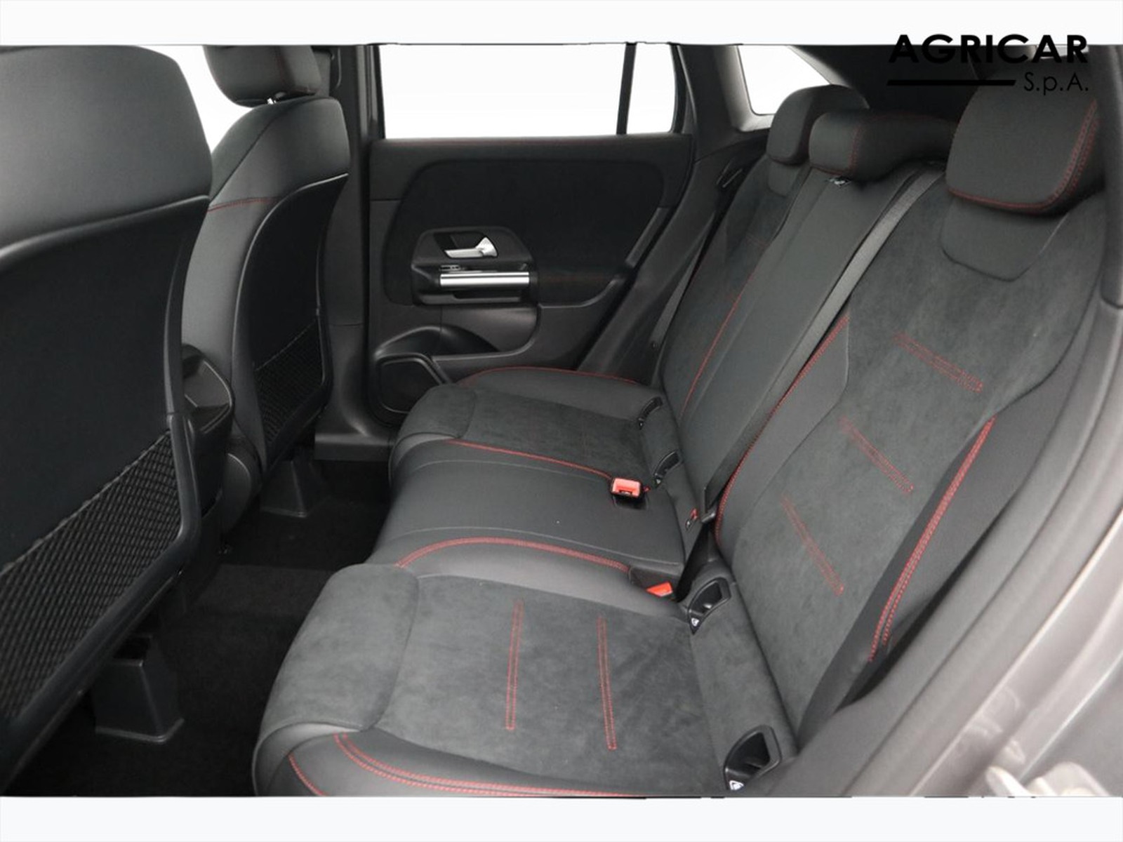 8 - Mercedes GLA 180 d amg line advanced plus 8g-dct