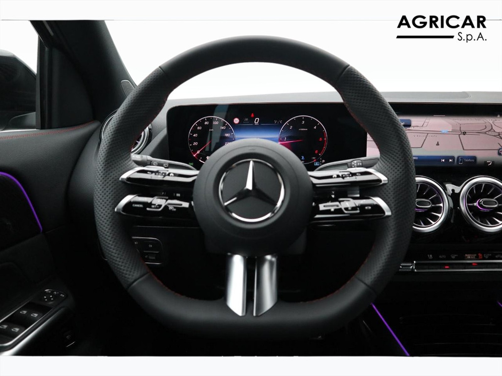 17 - Mercedes GLA 180 d amg line advanced plus 8g-dct