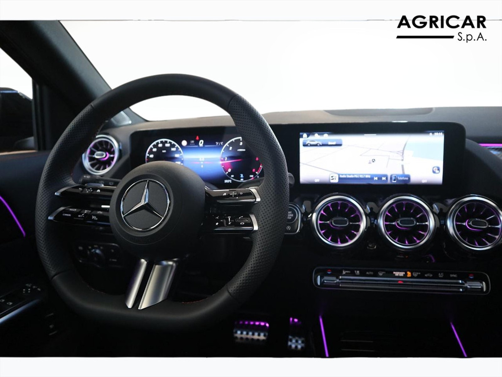 12 - Mercedes GLA 200 d amg line premium 4matic 8g-dct