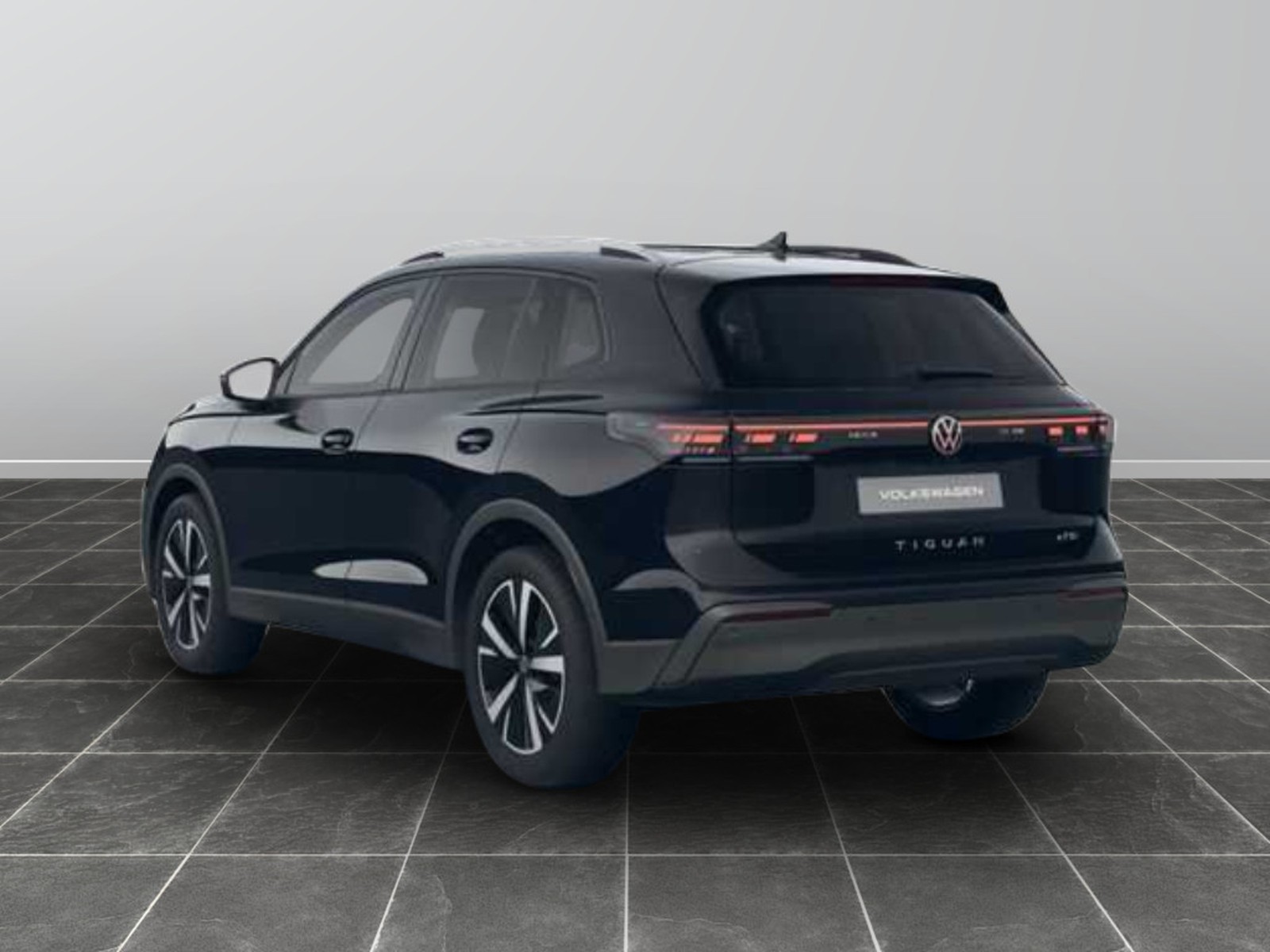 2 - Volkswagen Tiguan 1.5 etsi act 130cv edition plus dsg