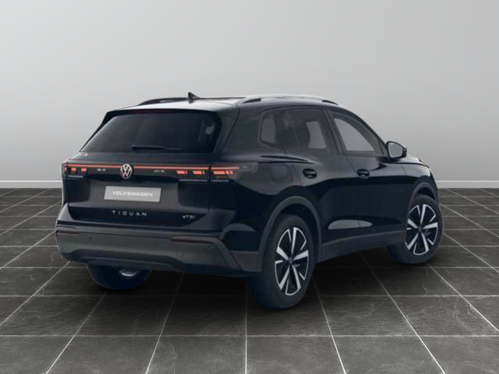 3 - Volkswagen Tiguan 1.5 etsi act 130cv edition plus dsg