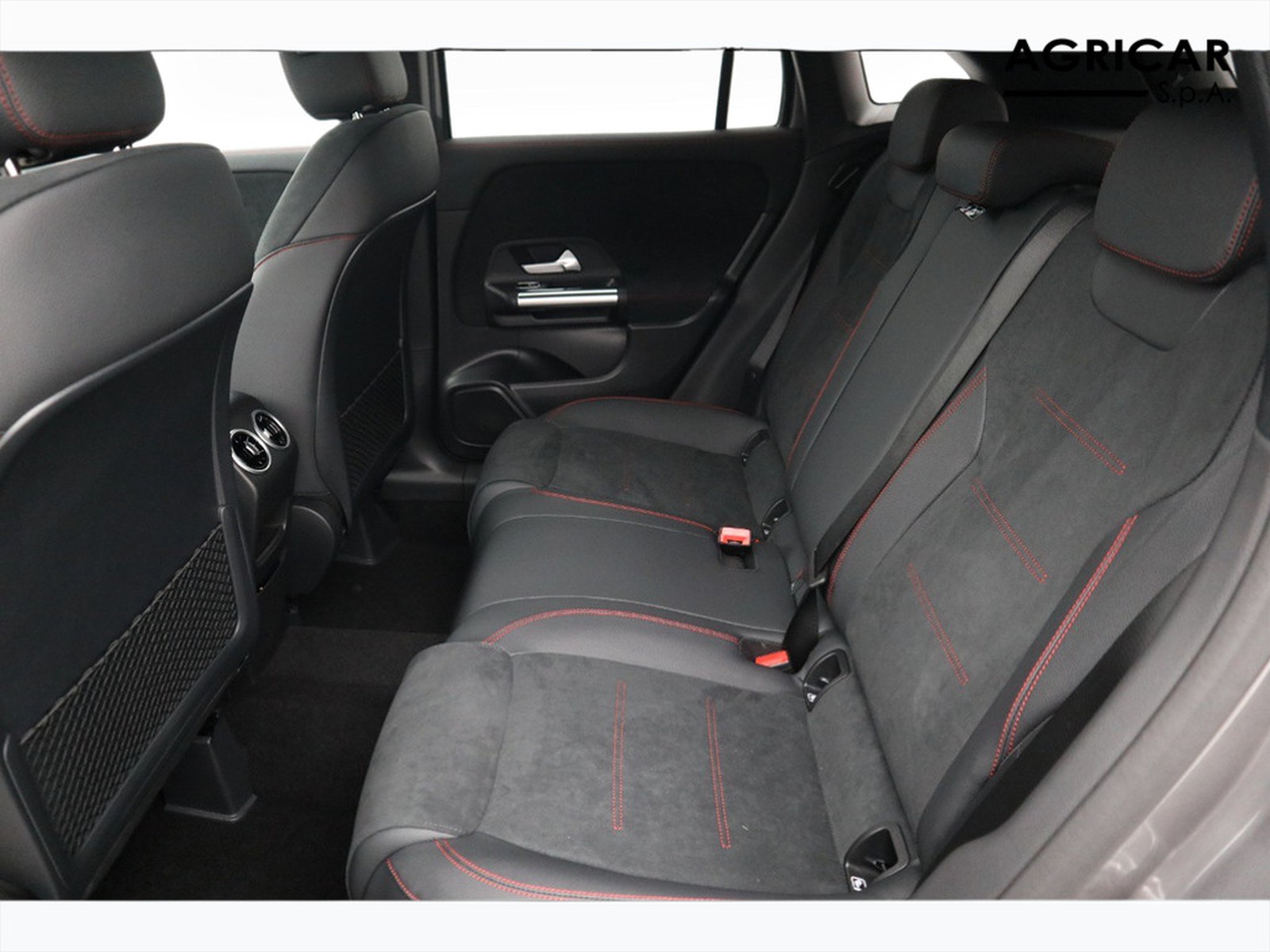 8 - Mercedes GLA 200 d amg line advanced plus 8g-dct