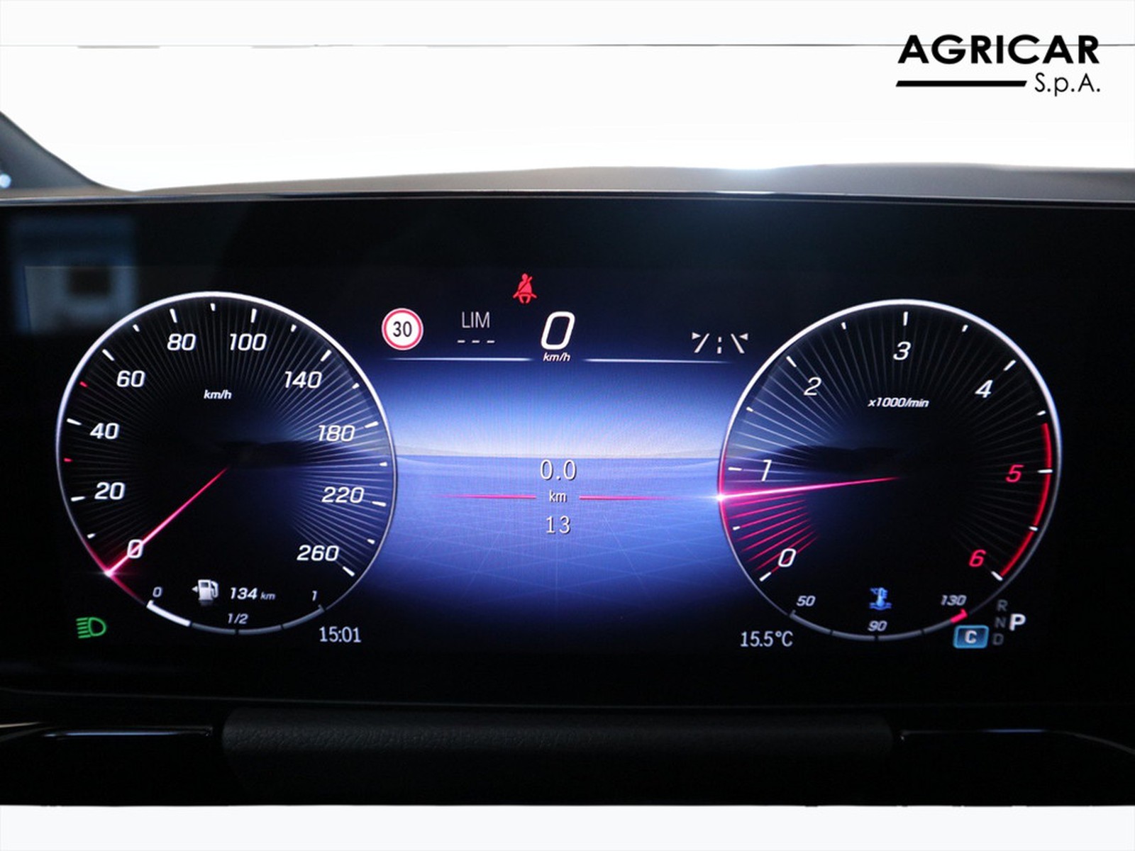 9 - Mercedes GLA 200 d amg line premium 8g-dct