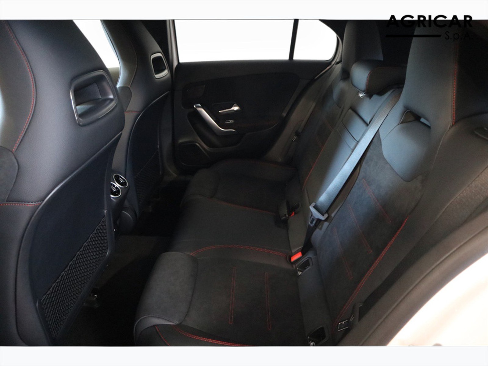 8 - Mercedes Classe A 250 e plug-in-hybrid amg line premium speedshift dct amg 8g