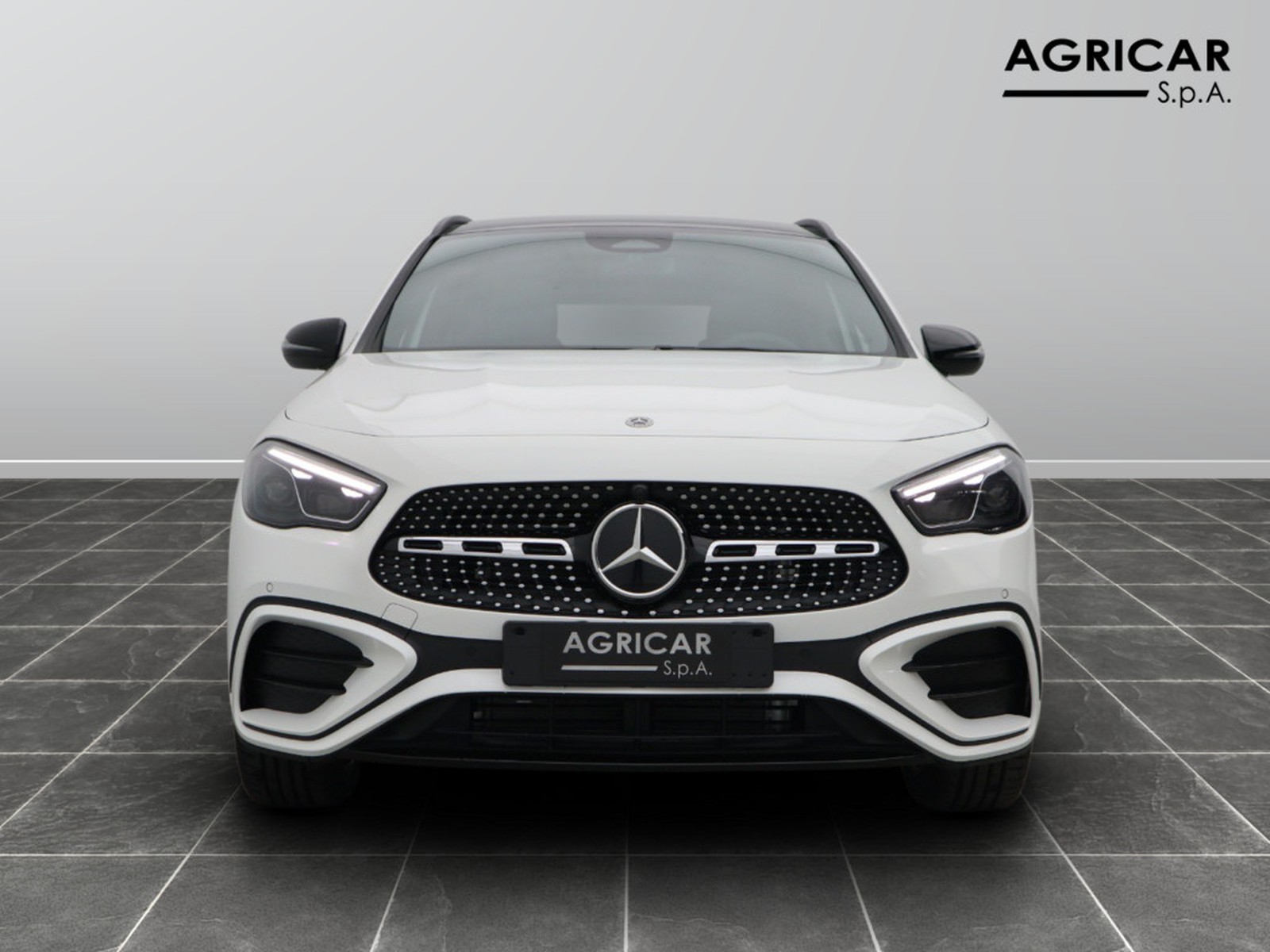 2 - Mercedes GLA 220 d amg line premium 4matic 8g-dct