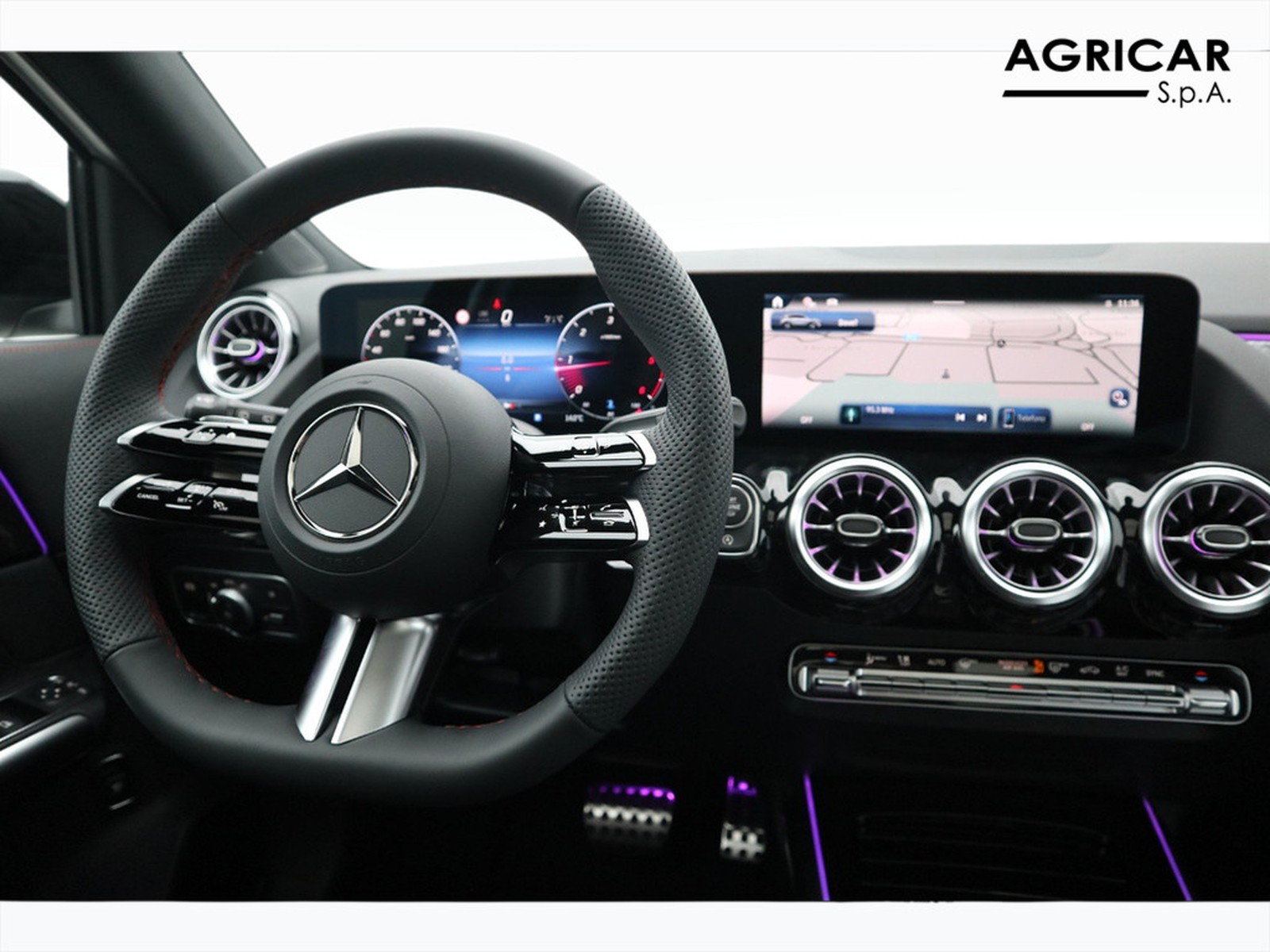 12 - Mercedes GLA 220 d amg line premium 4matic 8g-dct