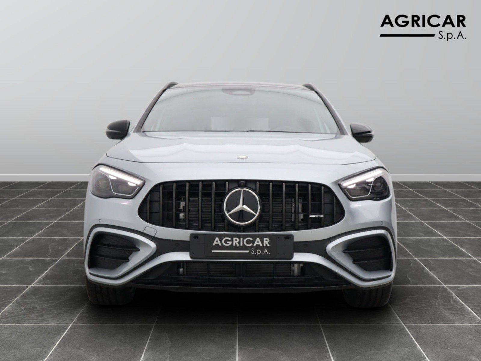 2 - AMG GLA amg 35 premium plus amg 4matic 8g-dct