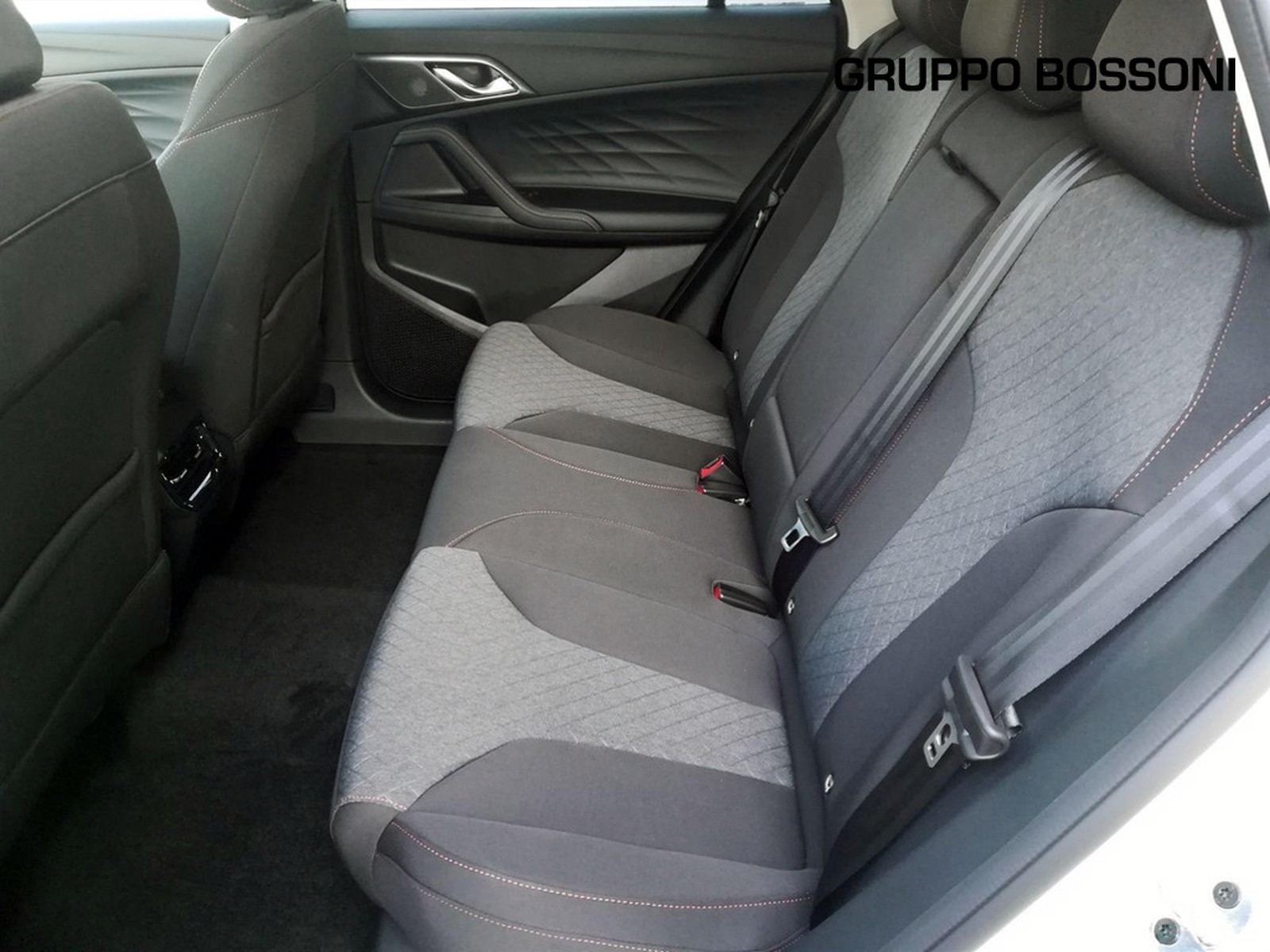 12 - Mg HS 1.5 hybrid+ comfort auto